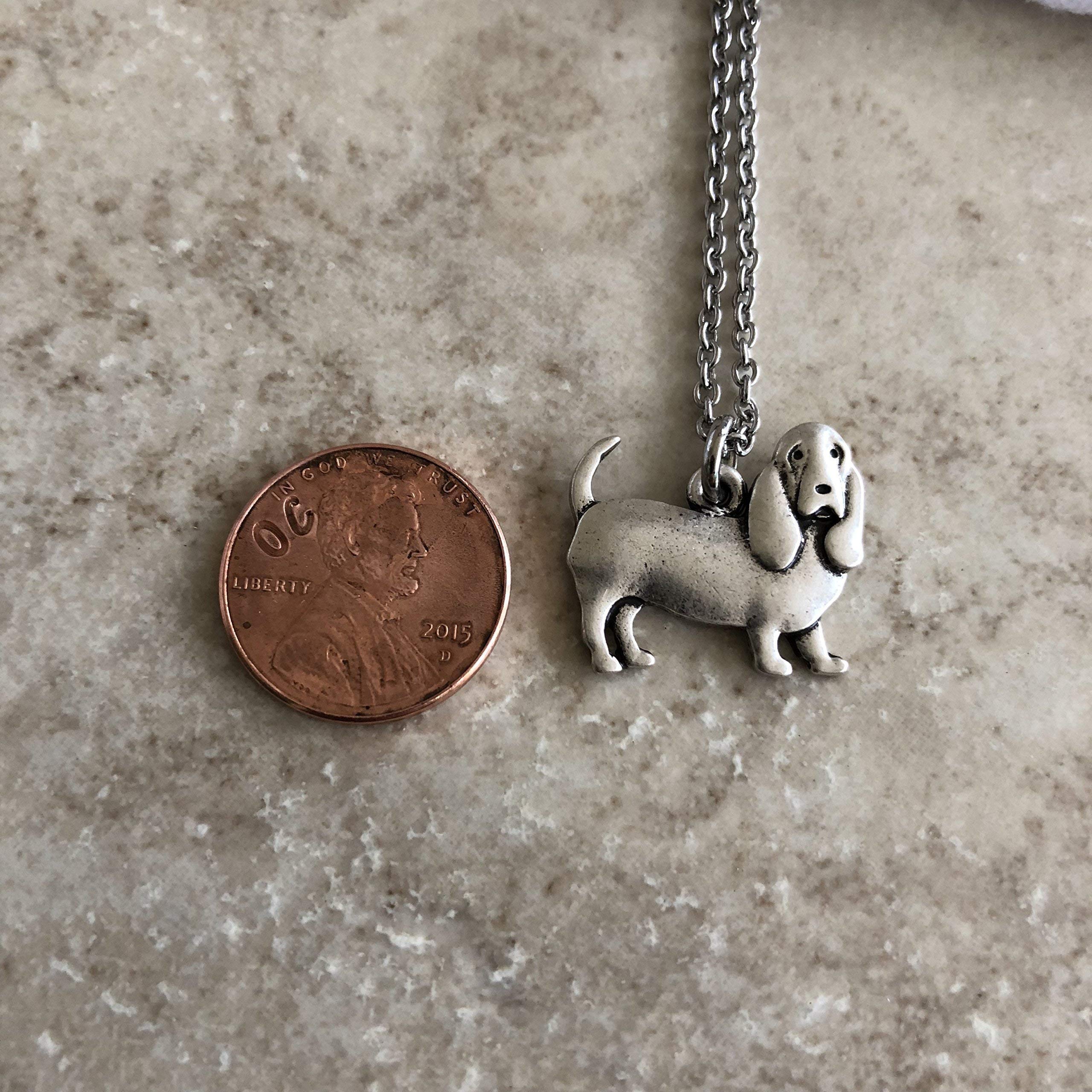 Basset Hound Dog Pendant Necklace - 18K Gold Plated Stainless Steel Chain - Dog Breed Jewelry Gift for Dog Lovers - Perfect for Dog Moms, Birthday, Anniversary & Everyday Wear