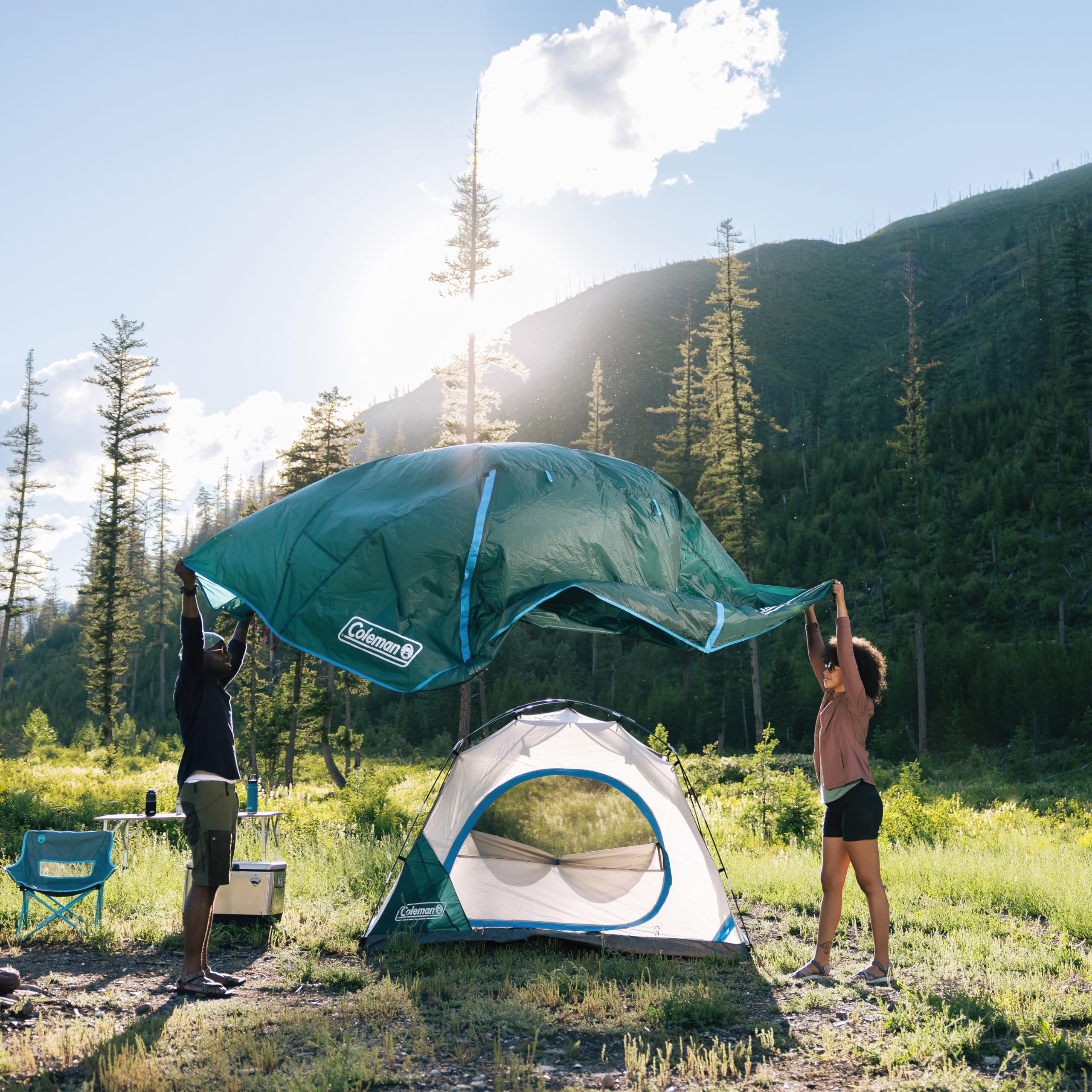 Coleman Skydome Camping Tent with Full-Fly Vestibule - Lightweight 4-Person Tent for Outdoor Adventures, Hiking & Backpacking - Waterproof & Windproof Shelter for Camping Trips