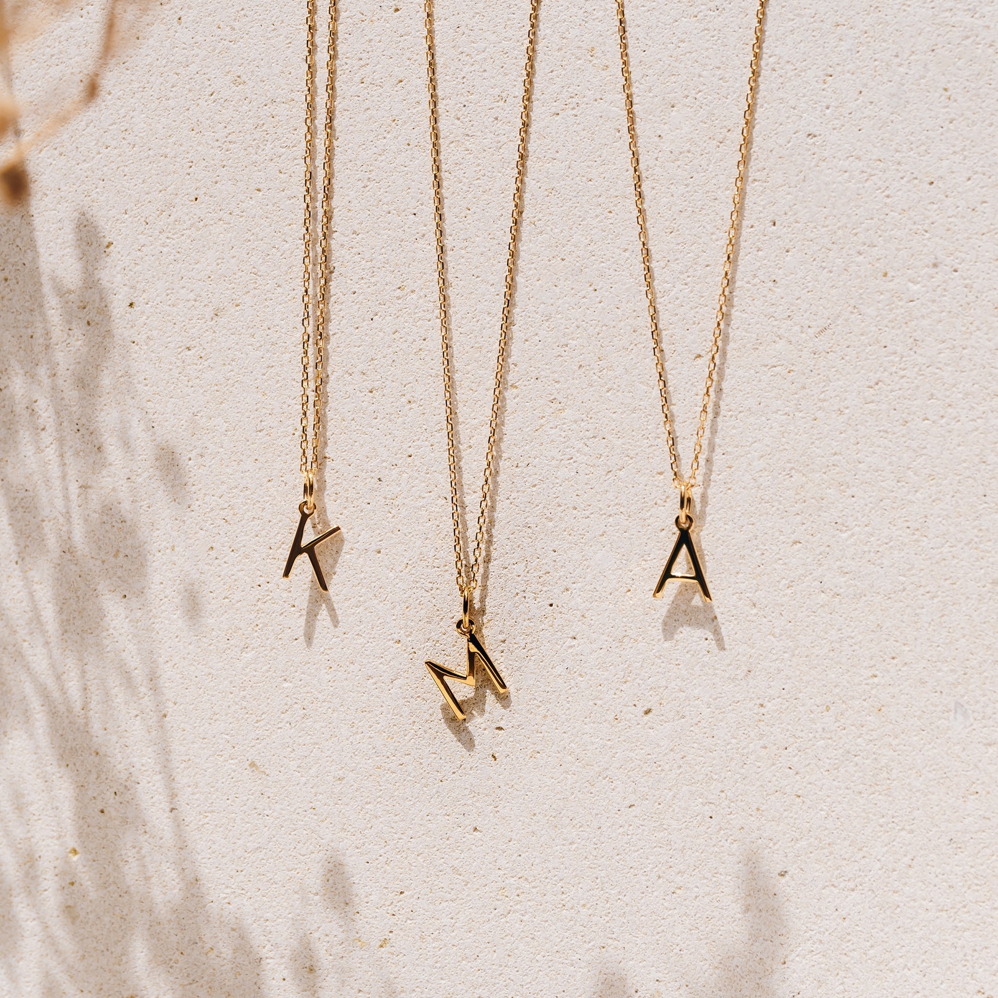 Personalized Gold Initial T Necklace - Custom Monogram Letter Pendant Jewelry for Women - Perfect Gift for Birthday, Anniversary & Valentine's Day