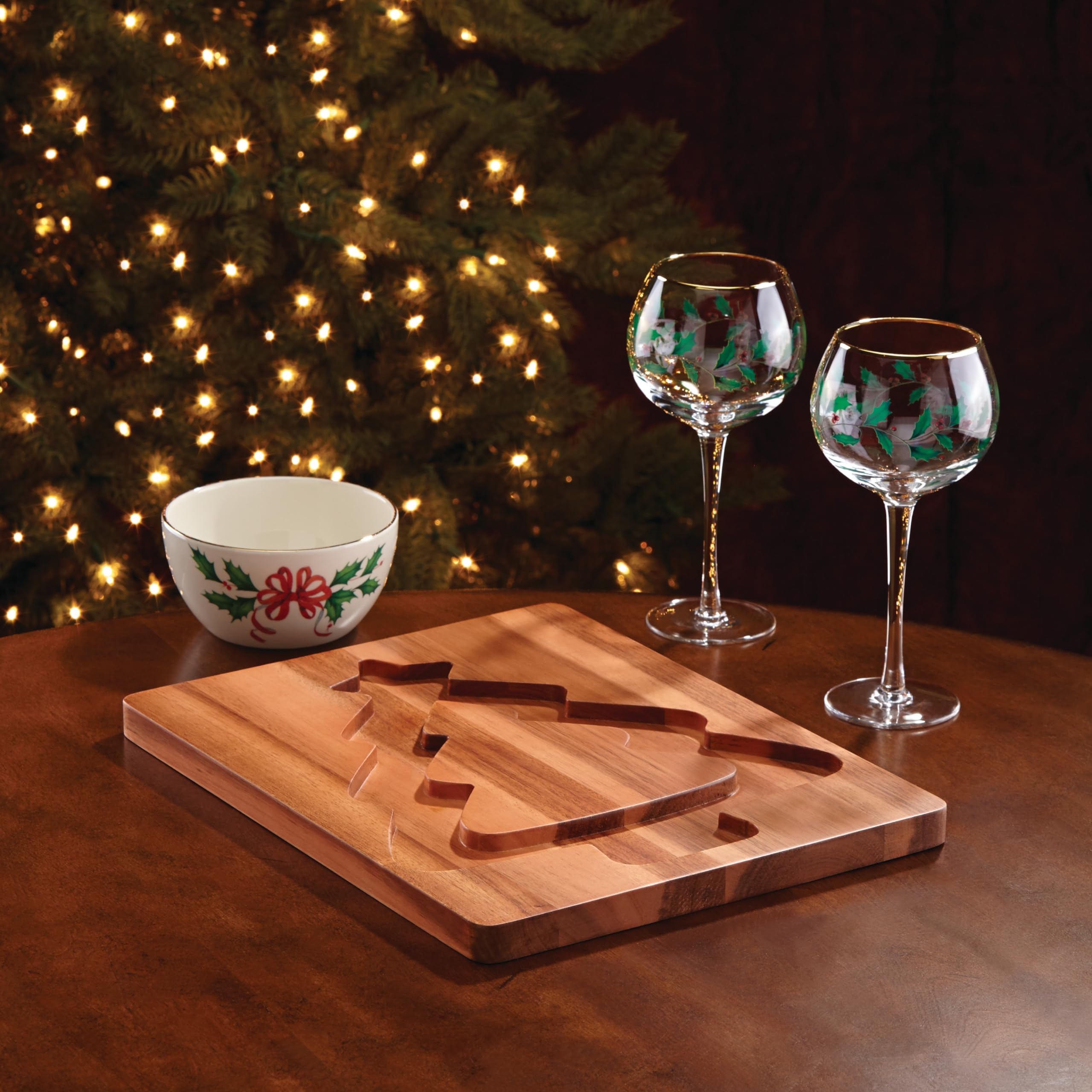 Lenox 856101 Holiday 4-Piece Wine Glass Set - Elegant Christmas Dinnerware for Hosting & Entertaining - Perfect for Holiday Parties, Dinner Gatherings & Festive Celebrations