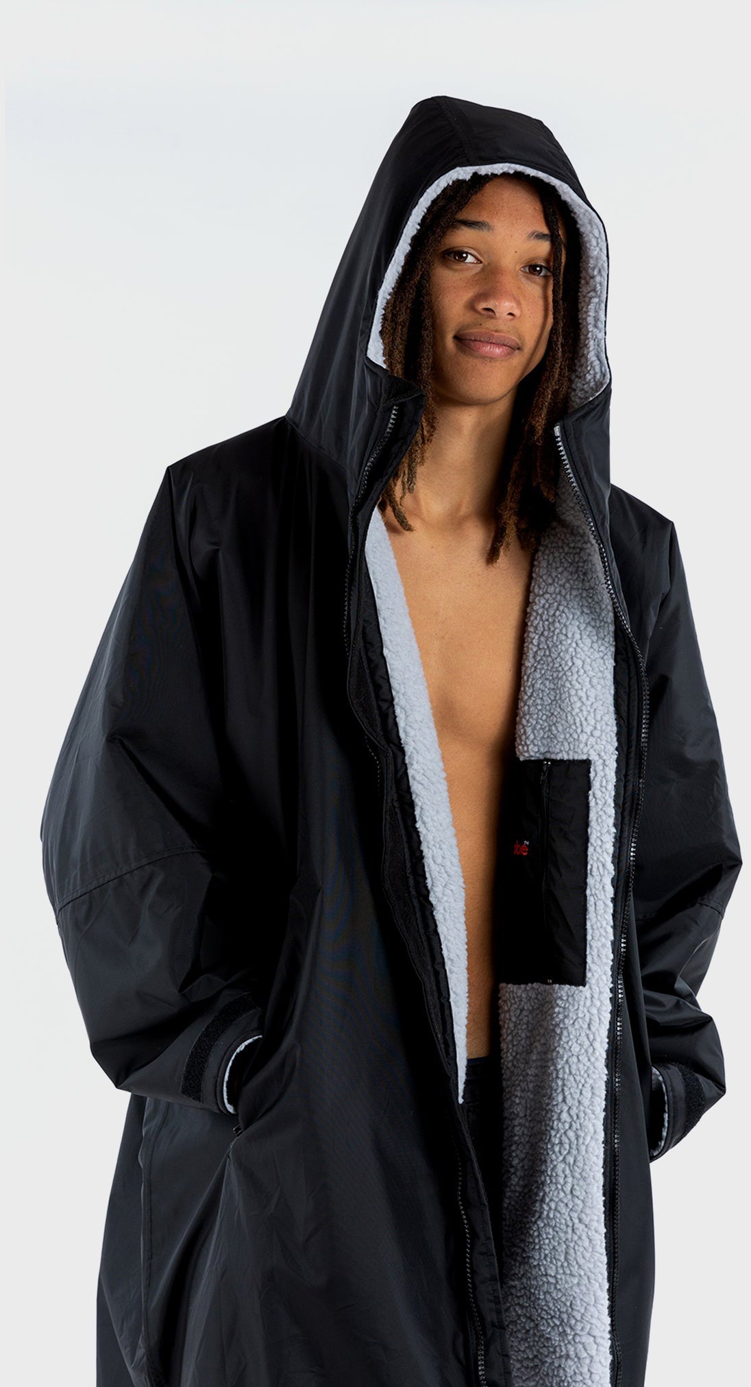 Dryrobe Advance Long Sleeve Changing Robe for Adults - Waterproof & Warm Outdoor Changing Robe for Surfing, Swimming, Camping & Beach Activities