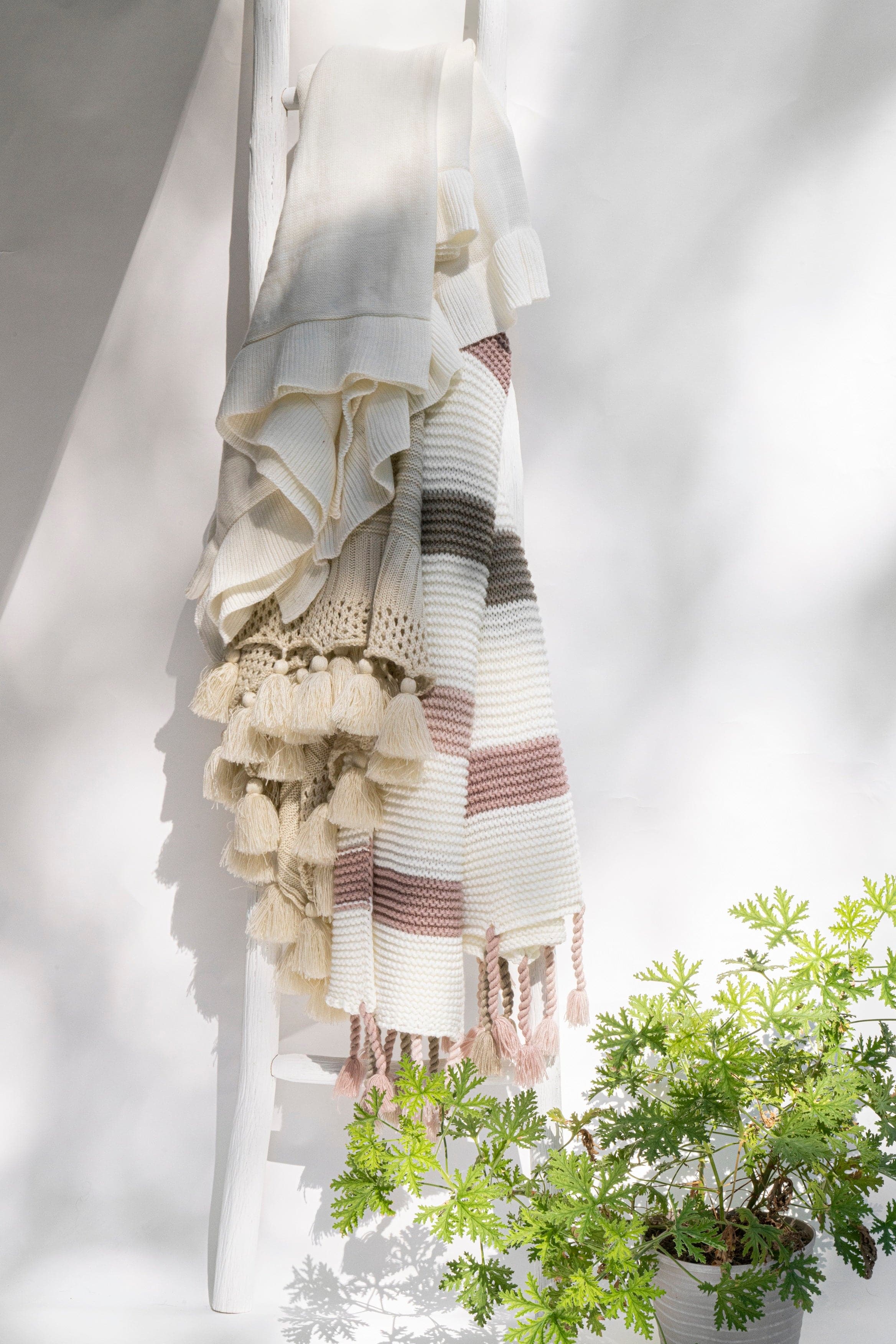 Reyna Soft Knitted Ruffle Throw Blanket - Cozy Chunky Knit Bedspread for Couch, Sofa & Bed - Perfect for Home Decor, Gift & Winter Warmth