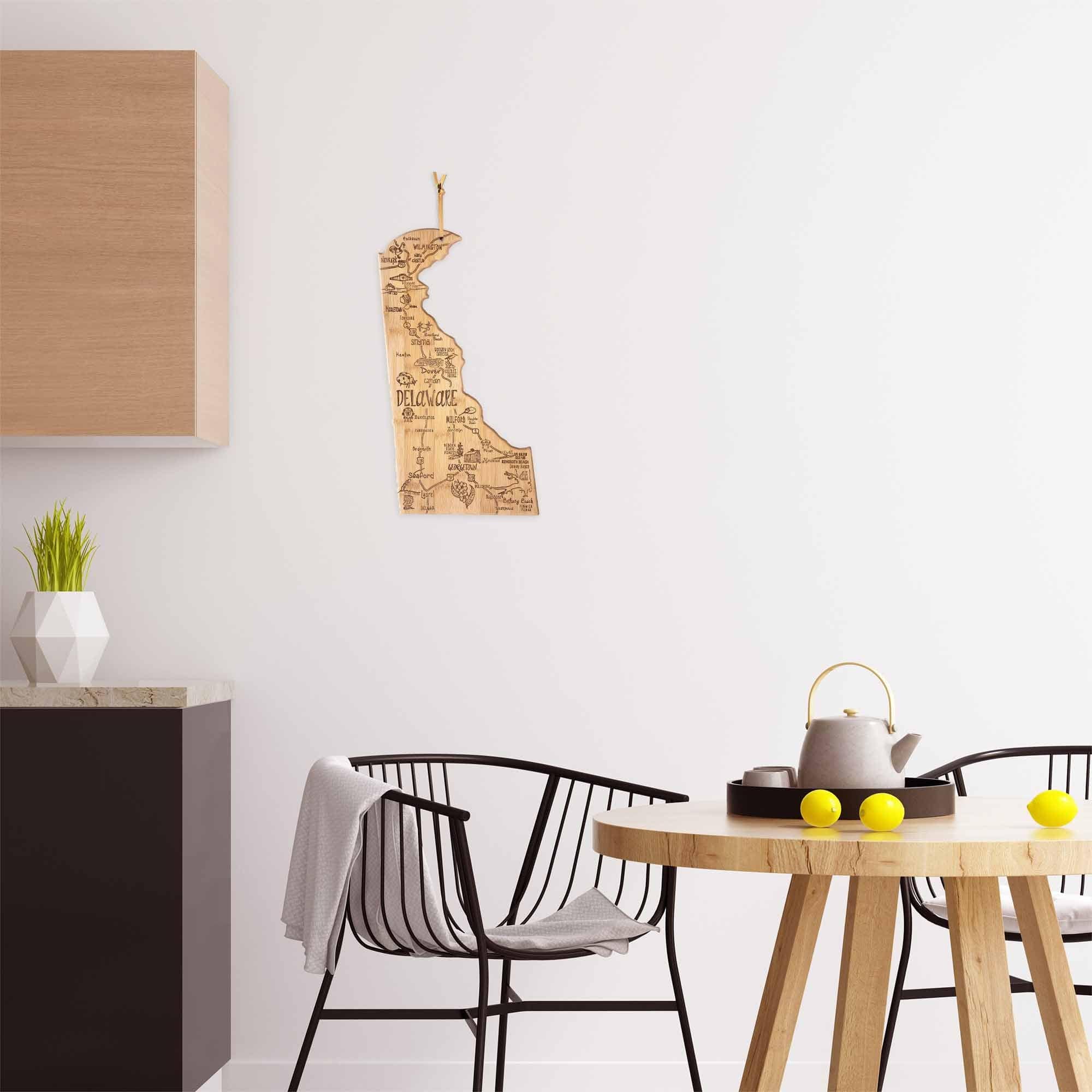 Premium Delaware-Themed Wooden Cutting Board 16.5
