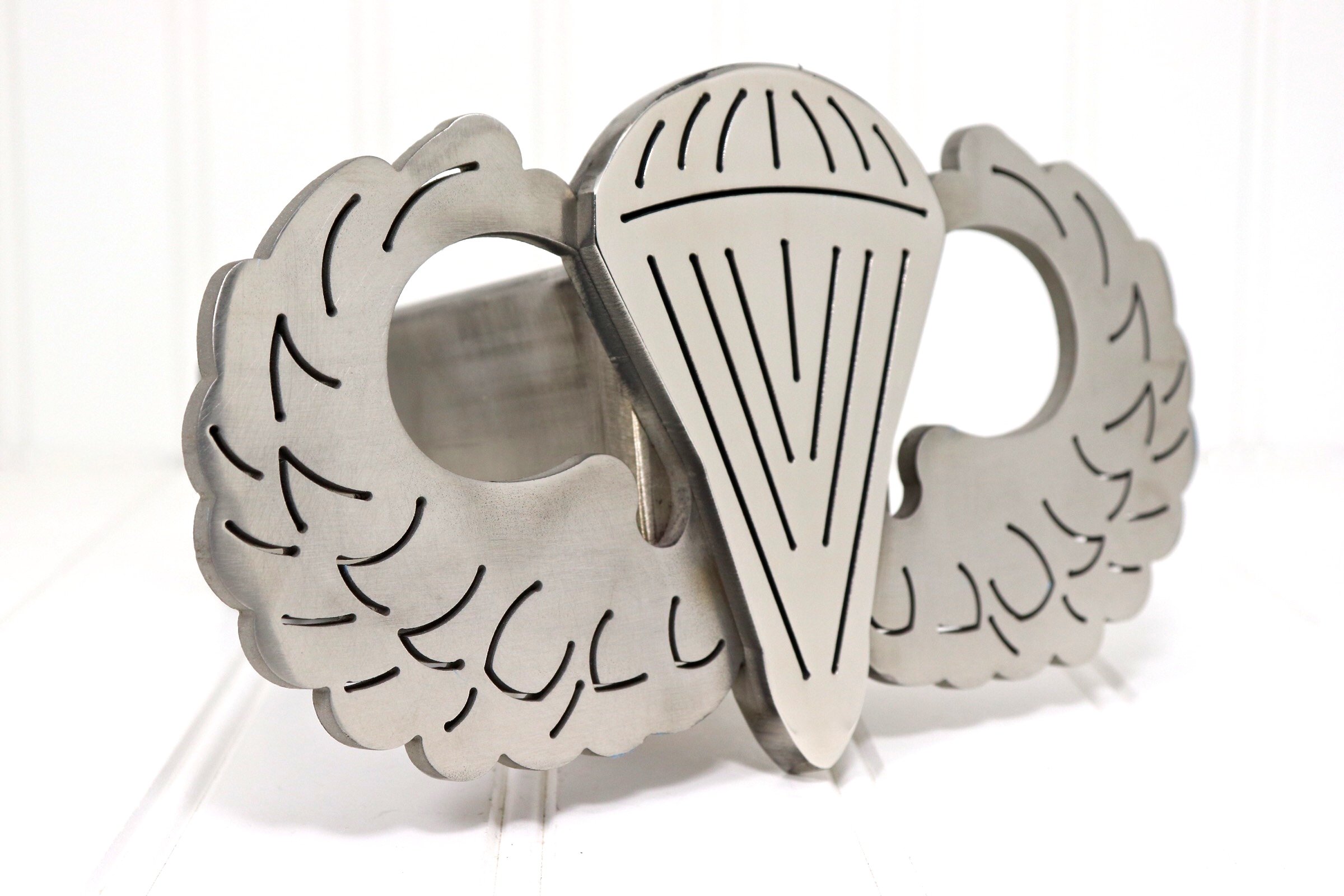 12667 Stainless Steel Parachutist Badge - Military Collectible & Gift for Army Veterans, Skydivers - Perfect for Display, Awards & Memorabilia