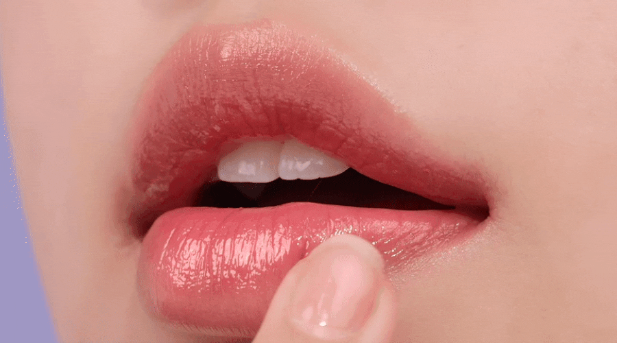 Rom&nd Glasting Melting Balm (05 Nougat Sand) 3.5g - Hydrating Tinted Lip Balm with Sheer Shine, Vegan & Cruelty-Free - Perfect for Everyday Wear, Date Night & On-The-Go Touch Ups