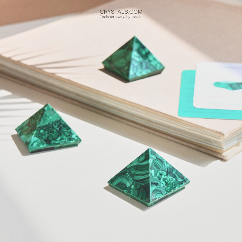 Natural Malachite Pyramid Stone - Healing Crystal for Meditation, Energy Balancing & Home Decor | Perfect for Spiritual Gifts, Yoga & Feng Shui