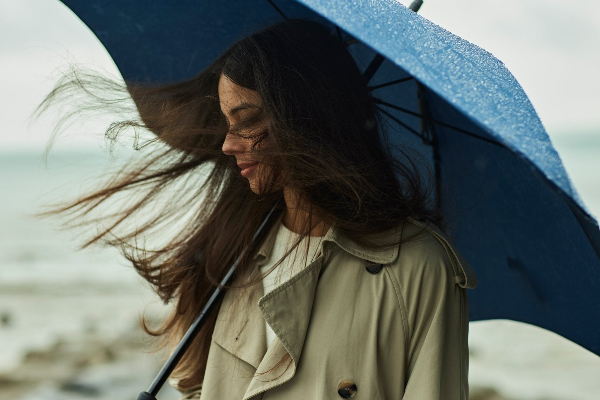 BLUNT Classic Windproof Umbrella - Navy Blue - Compact & Durable Travel Umbrella for Rain & Wind Protection - Perfect for Commuting, Outdoor Events & Travel