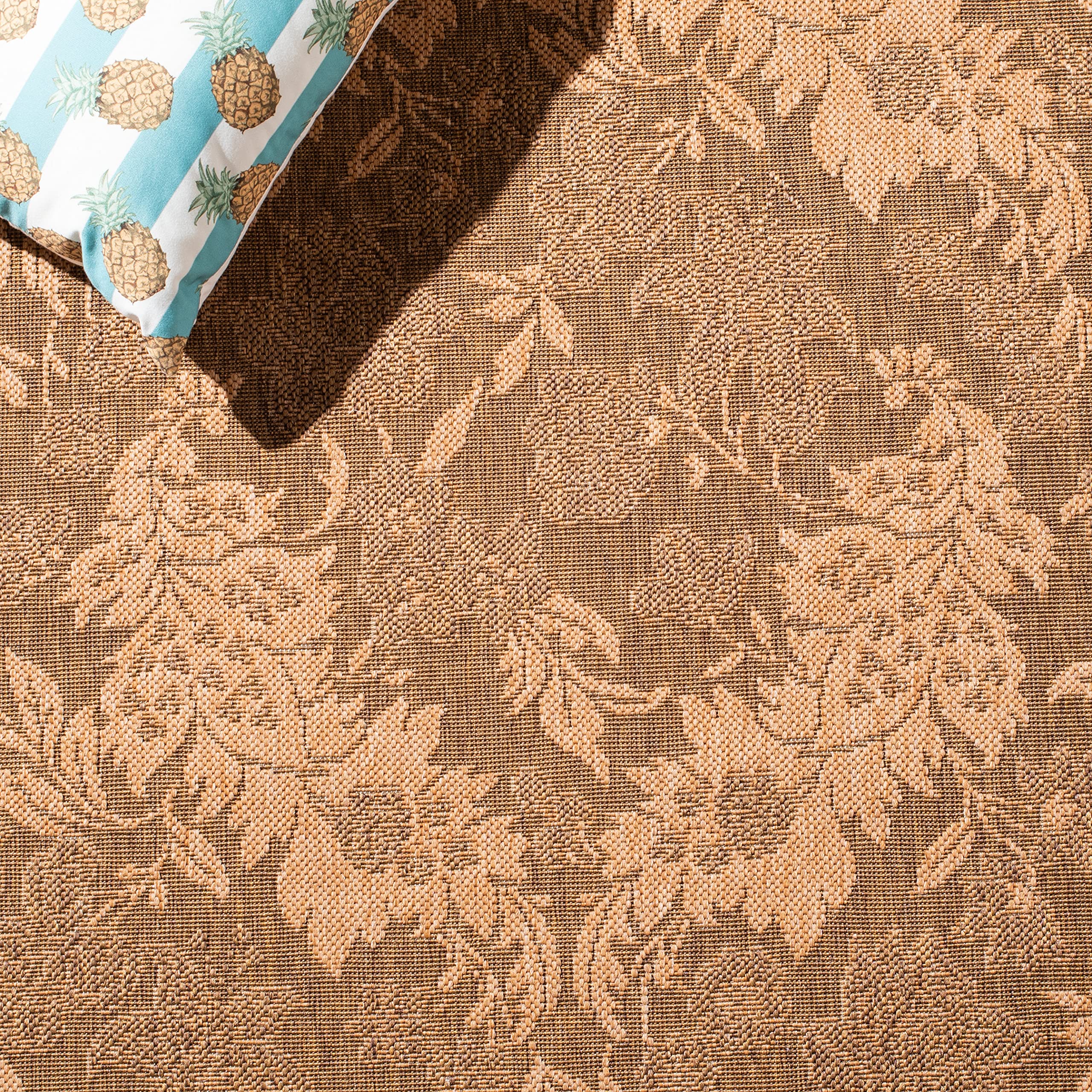 SAFAVIEH Courtyard Collection Area Rug - 5'3