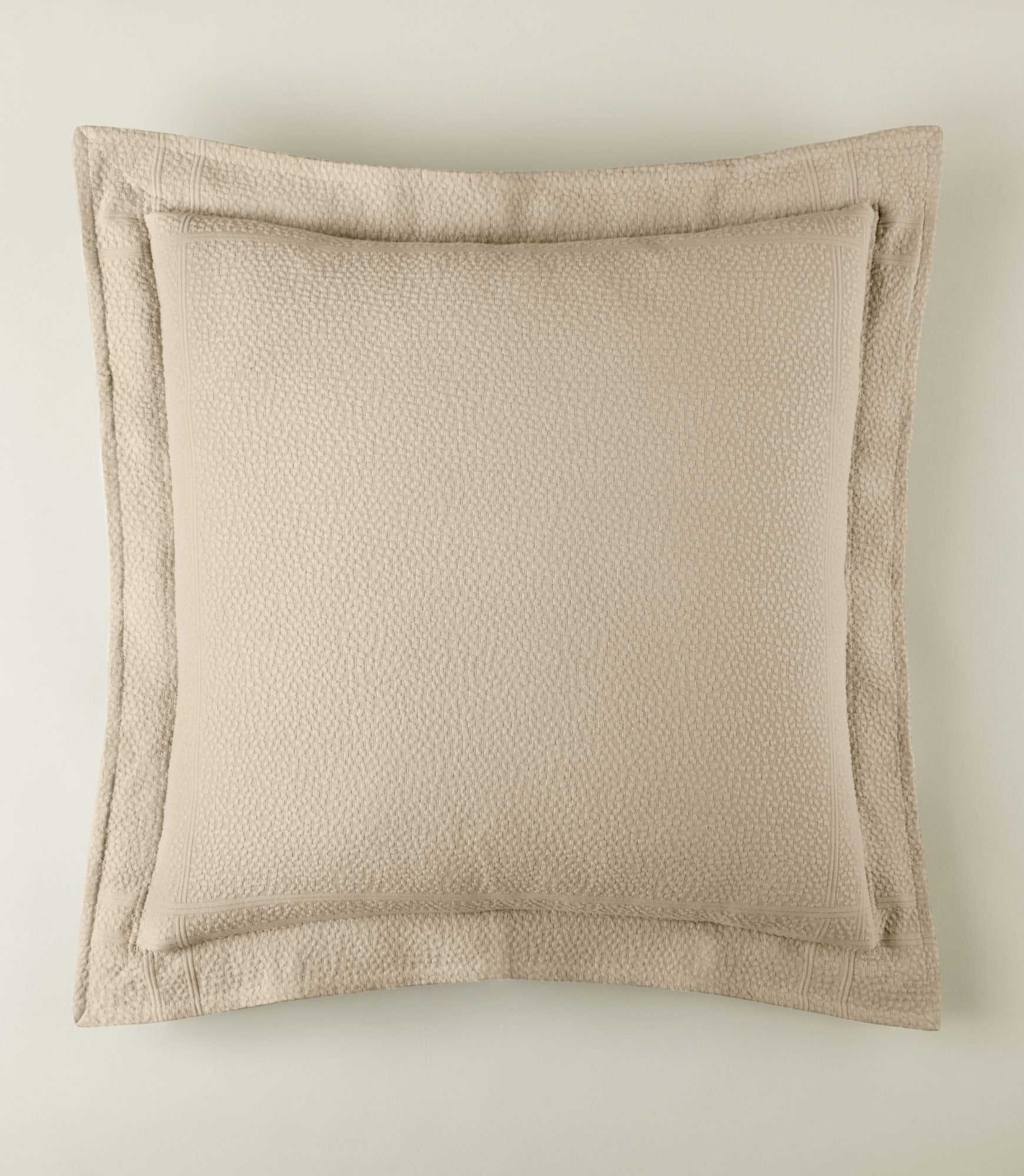 Luxury Montauk Matelassé Sham - Premium Quilted Pillow Cover for Bedroom Decor - Elegant Home Textile for Master Bedroom, Guest Room & Hotel Styling
