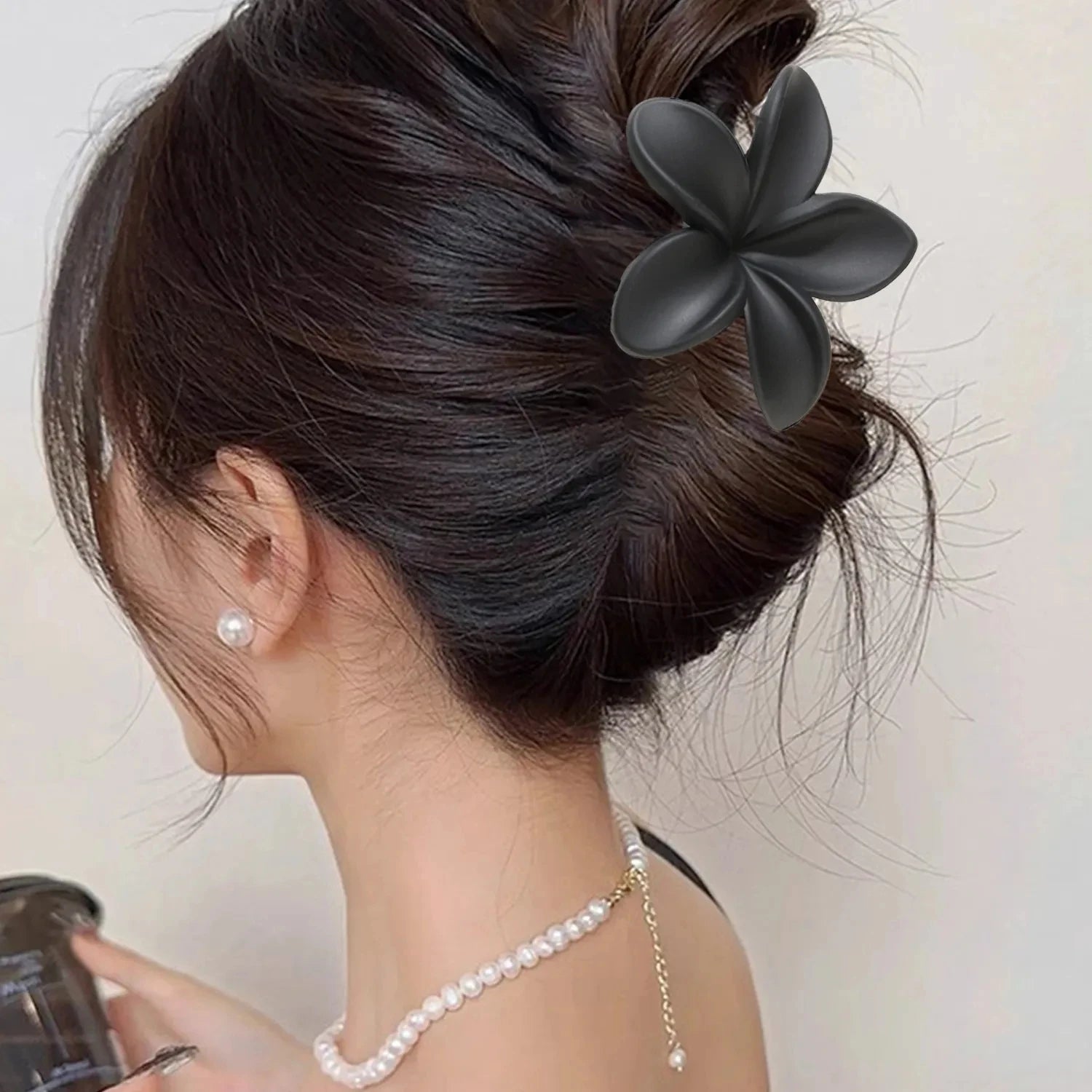 Tiare Flower Crab Claw Hair Clip - Elegant Winter Hair Accessory for Parties, Weddings & Special Occasions