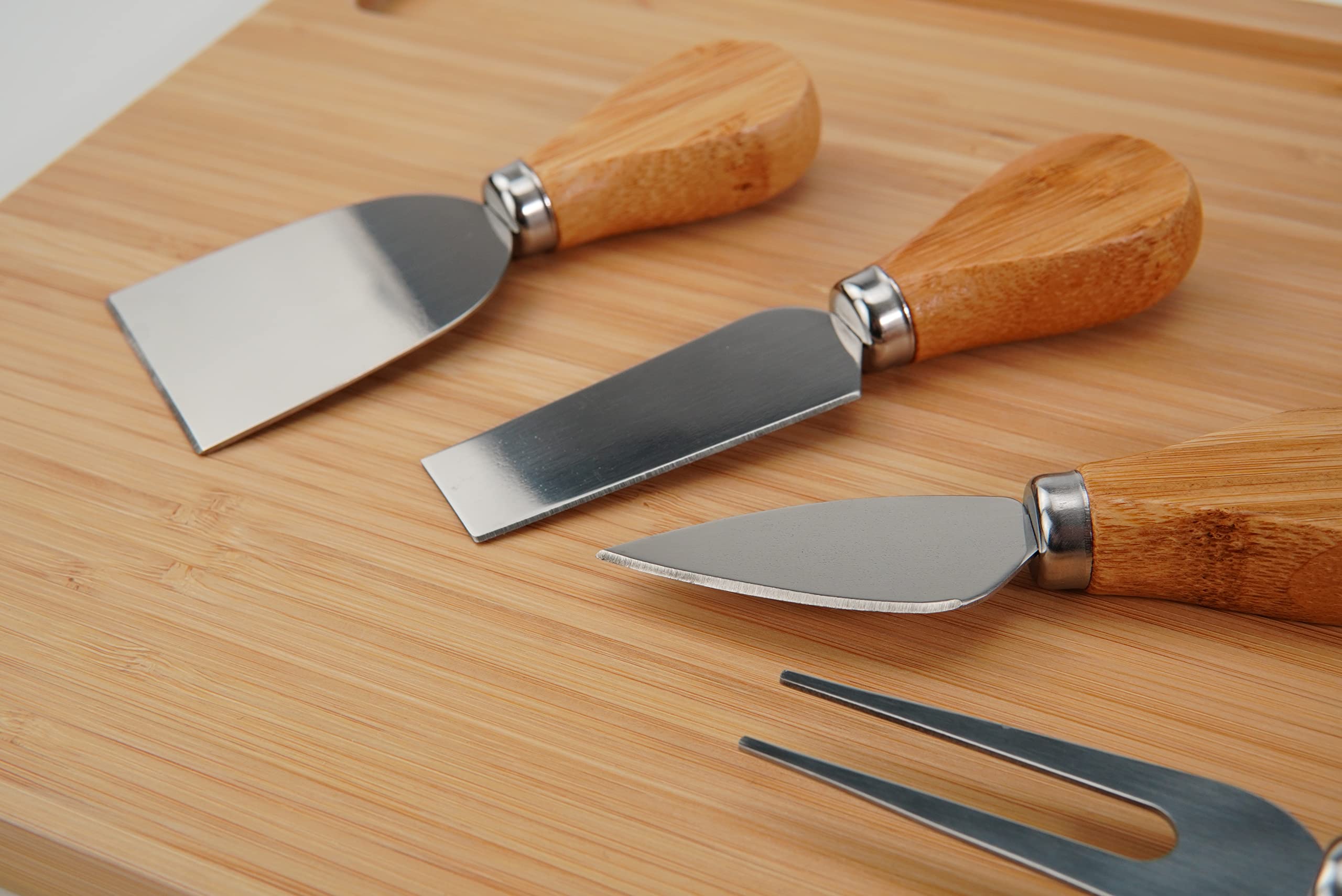 Premium Bamboo Cheese Board and Knife Set - Charcuterie Serving Platter with 4 Stainless Steel Knives - Perfect for Wine Pairings, Entertaining Guests, and Holiday Gifts - Ideal for Cheese Lovers, Dinner Parties, and Charcuterie Displays