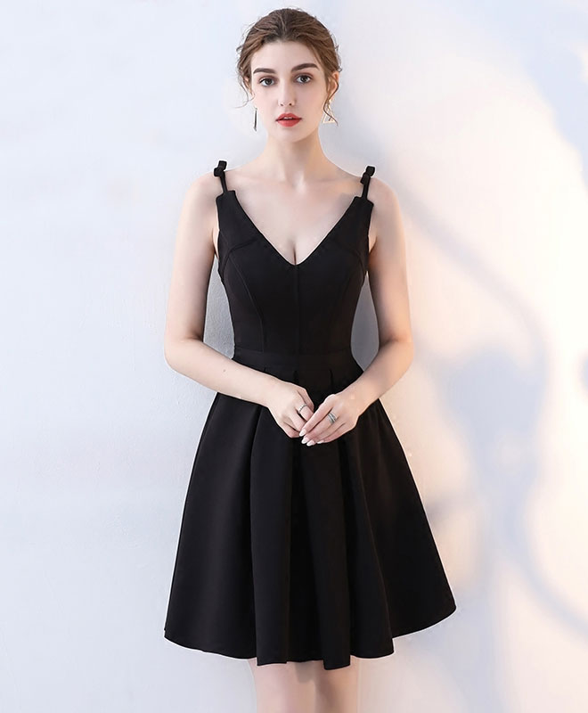 Elegant Black V-Neck Short Prom Dress for Homecoming, Party, and Special Occasions - Perfect for Dances, Graduation, and Formal Events