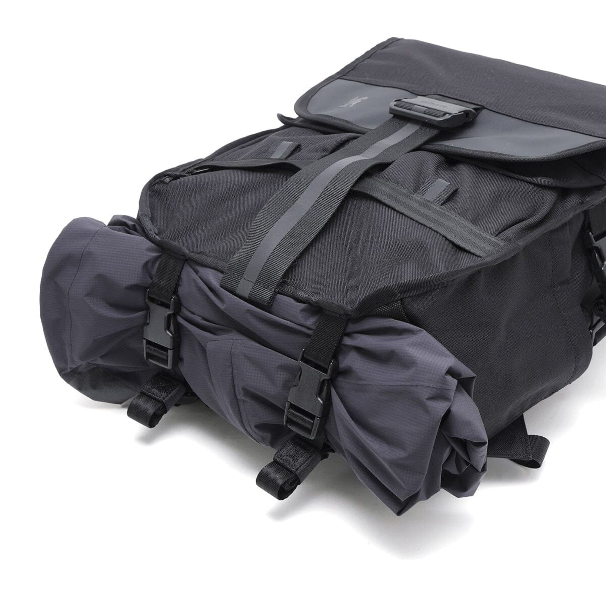 Warsaw 30L Backpack - Lightweight Durable Travel Hiking Daypack for Men & Women - Perfect for Outdoor Adventures, Commuting & Daily Use