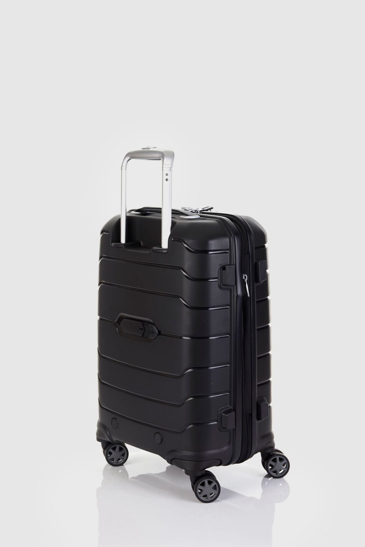 Oc2lite 55cm Carry On Luggage - Lightweight Hardshell Suitcase for Air Travel, Business Trips & Weekend Getaways