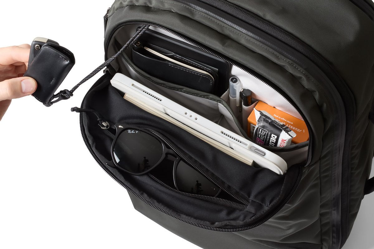 Bellroy Transit Travel Pack Pro - Premium Waterproof Backpack for Travel & Commuting | Durable & Stylish Carry-On Backpack for Men & Women | Perfect for Business Trips, Hiking & Daily Use