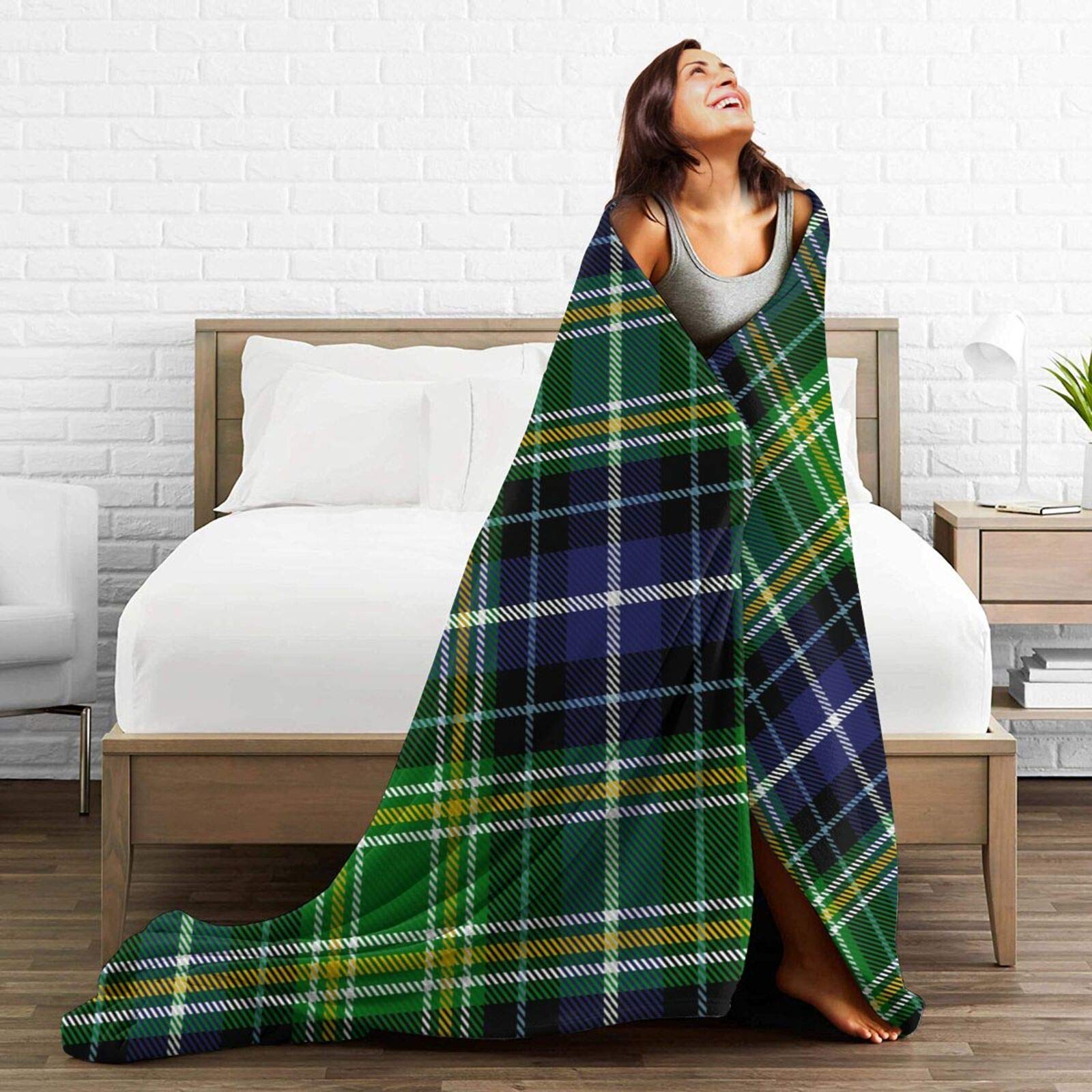 Clan Mackellar Tartan Throw Blanket - Ultra Soft Flannel Blanket for Bed, Sofa & Couch - Warm Scottish Plaid Blanket for Home Decor, Living Room & Winter Coziness