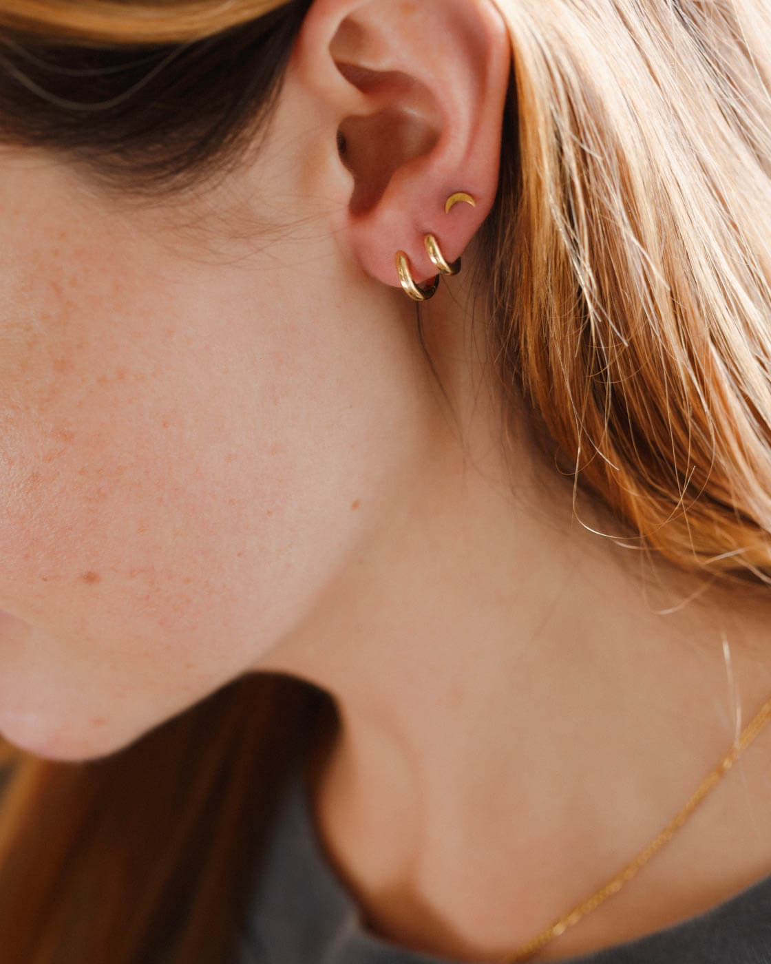 Ona Huggie Hoops - Small Gold Huggie Earrings for Women, Minimalist Hoop Earrings for Everyday Wear, Perfect for Work, Date Night & Gifting