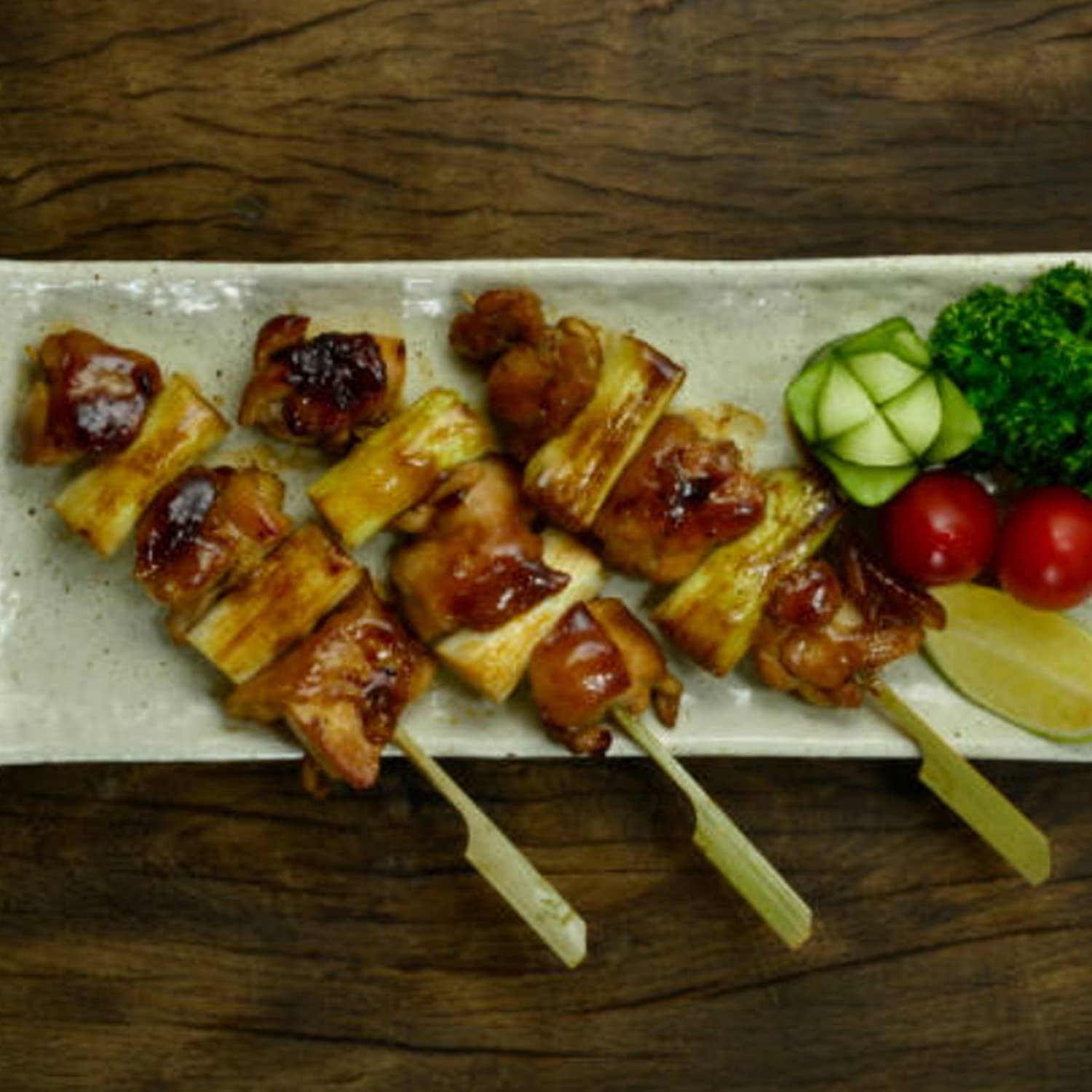 400Pcs 4-Inch Bamboo Wooden Paddle Toothpicks - Cocktail, Appetizer & Fruit Skewers - Eco-Friendly Party Forks for Sandwiches, Snacks, Cheese Platters & Charcuterie Boards - Perfect for Weddings, BBQs & Catering Events (400 Count)