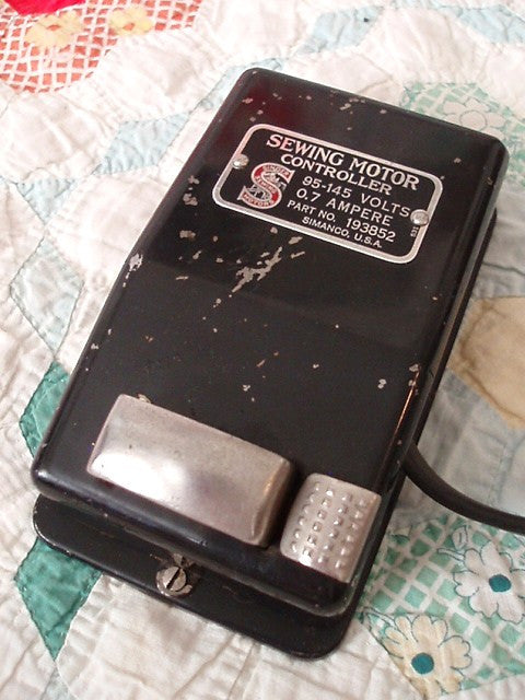 Vintage Original Singer Foot Controller - Sewing Machine Pedal for Hands-Free Operation | Perfect for Quilting, Dressmaking & Crafting