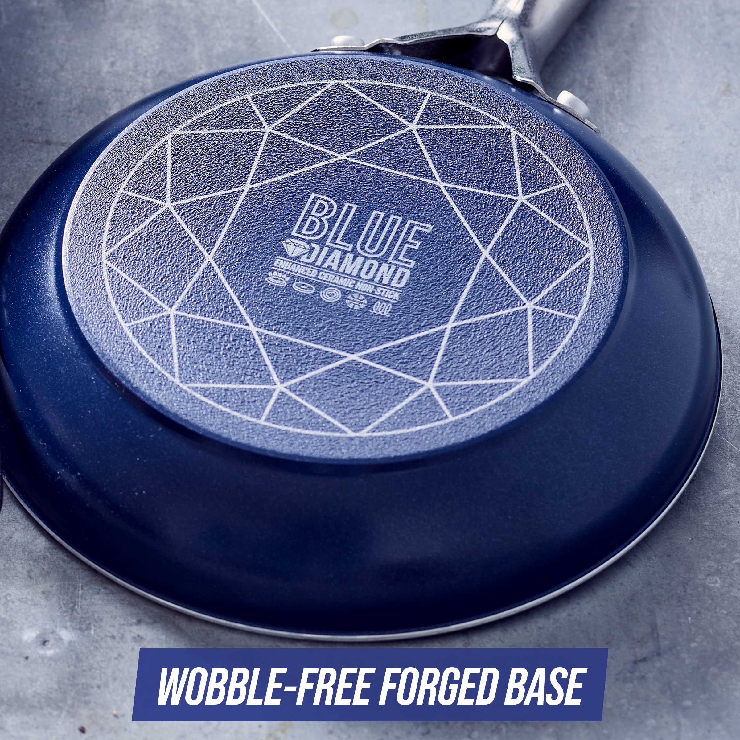 Blue Diamond Cookware 14-Inch Large Frying Pan with Helper Handle | Diamond-Infused Healthy Ceramic Nonstick Coating | PFAS & PFOA-Free | Dishwasher & Oven Safe (Up to 600°F) | Even Heat Distribution | Warp-Resistant | Easy to Clean | Perfect for Searing, Sauteing & Family Cooking