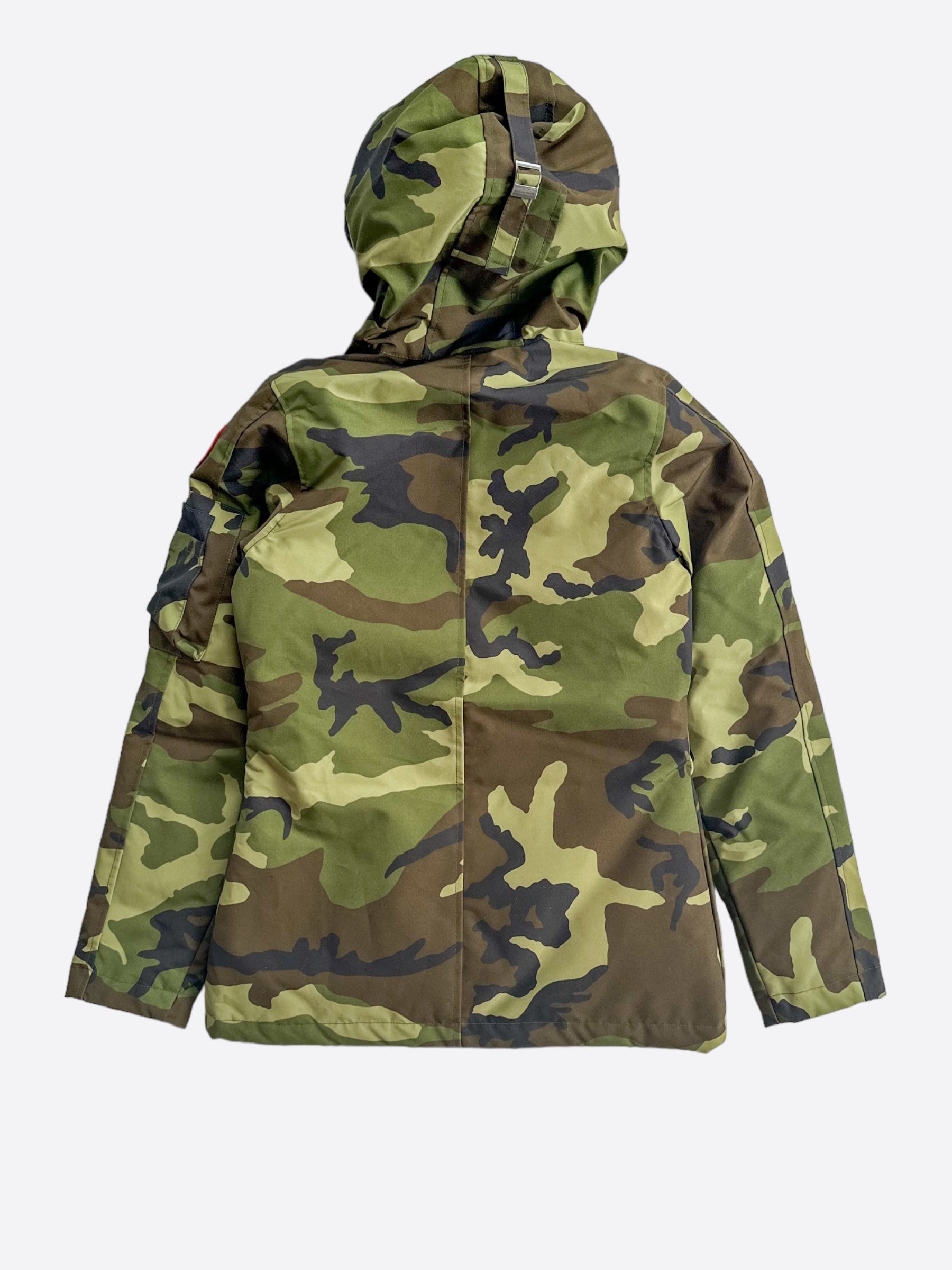 Canada Goose Montebello Women's Parka - Green Camouflage Waterproof Winter Coat for Outdoor Activities & Urban Fashion