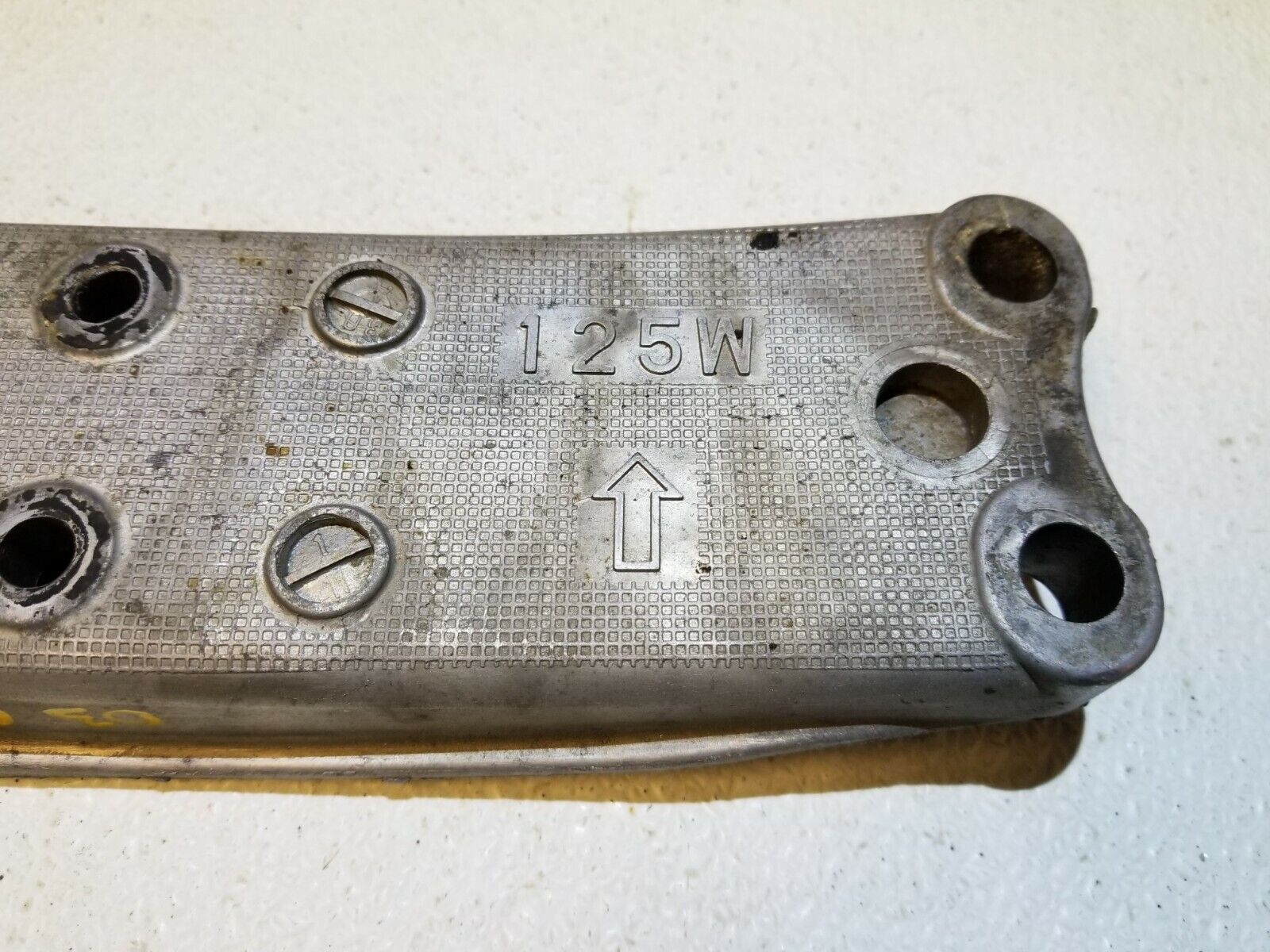 Lexus GS300 Automatic Transmission Mount Bracket OEM 00 01 02 03 04 05 - Durable Replacement Part for Smooth Gear Shifting | Perfect for Transmission Repair & Maintenance