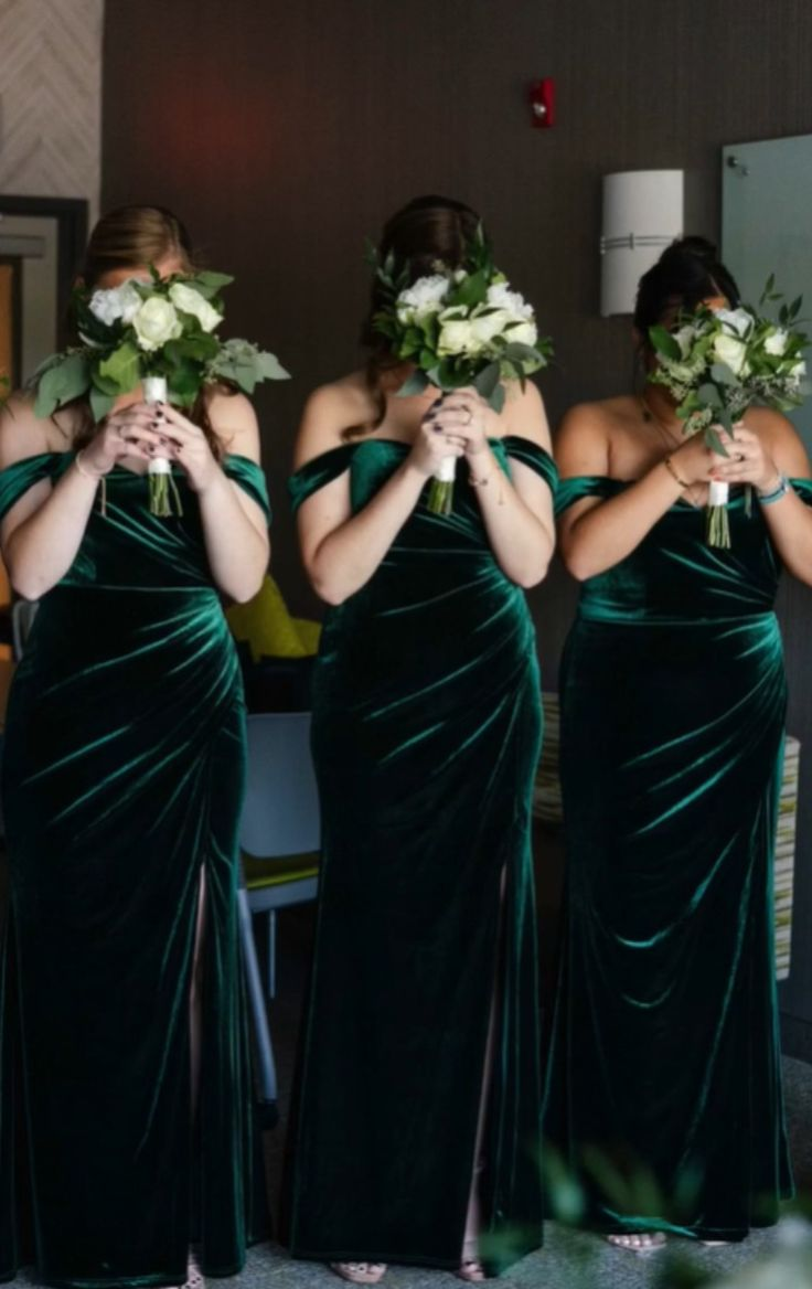 Elegant Off-The-Shoulder Green Velvet Long Party Dress for Women - Formal Evening Gown & Bridesmaid Dress J6721 - Perfect for Weddings, Galas, and Special Occasions