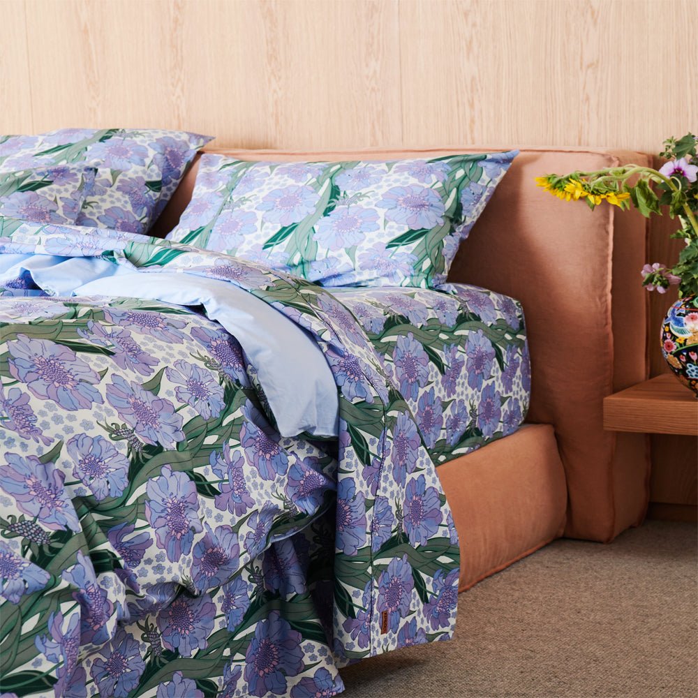Organic Cotton Quilt Cover Set - Soft & Breathable Tumbling Flowers Design - Perfect for Bedroom Decor, Guest Room & Cozy Home Styling
