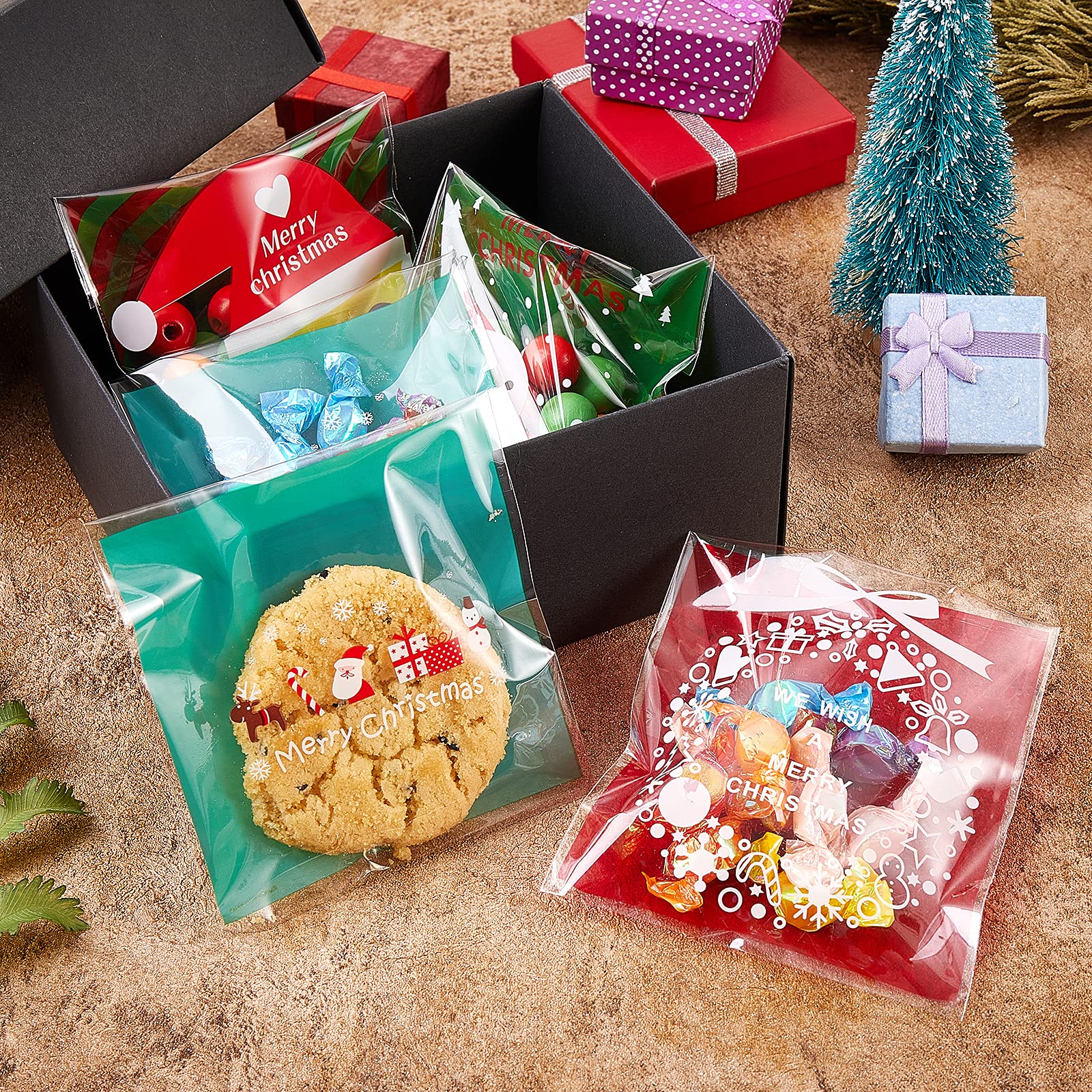BEEFLYING 400pcs Clear Christmas Cellophane Bags - Small Self-Adhesive Treat Bags for Holiday Candy, Cookie & Gift Wrapping - Perfect for Christmas Parties, Stocking Stuffers & DIY Treat Favors