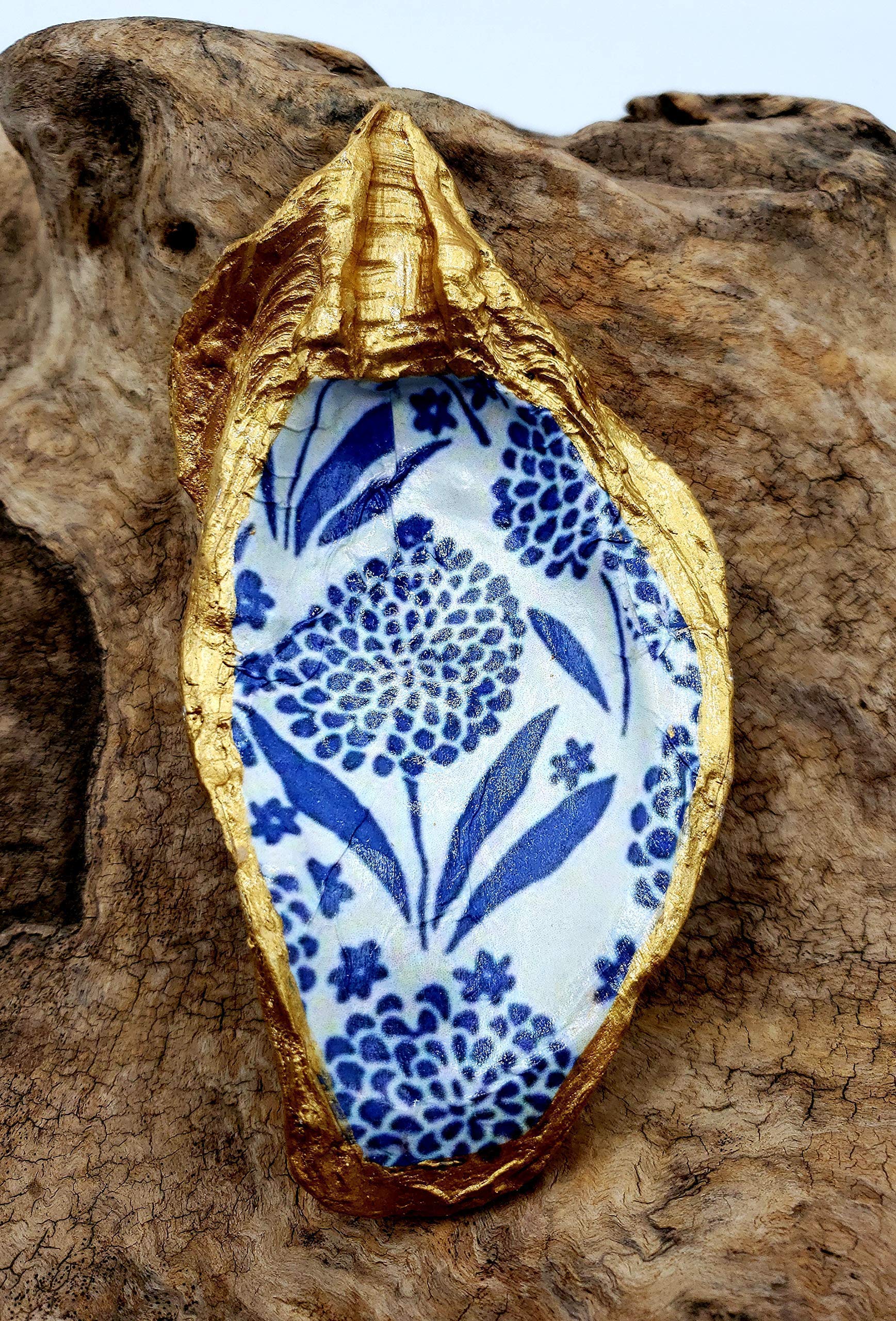 Elegant Oyster Shell Jewelry Dish - Chinoiserie Toile Ring Holder for Necklaces & Earrings | Perfect for Vanity, Bathroom & Gift Giving