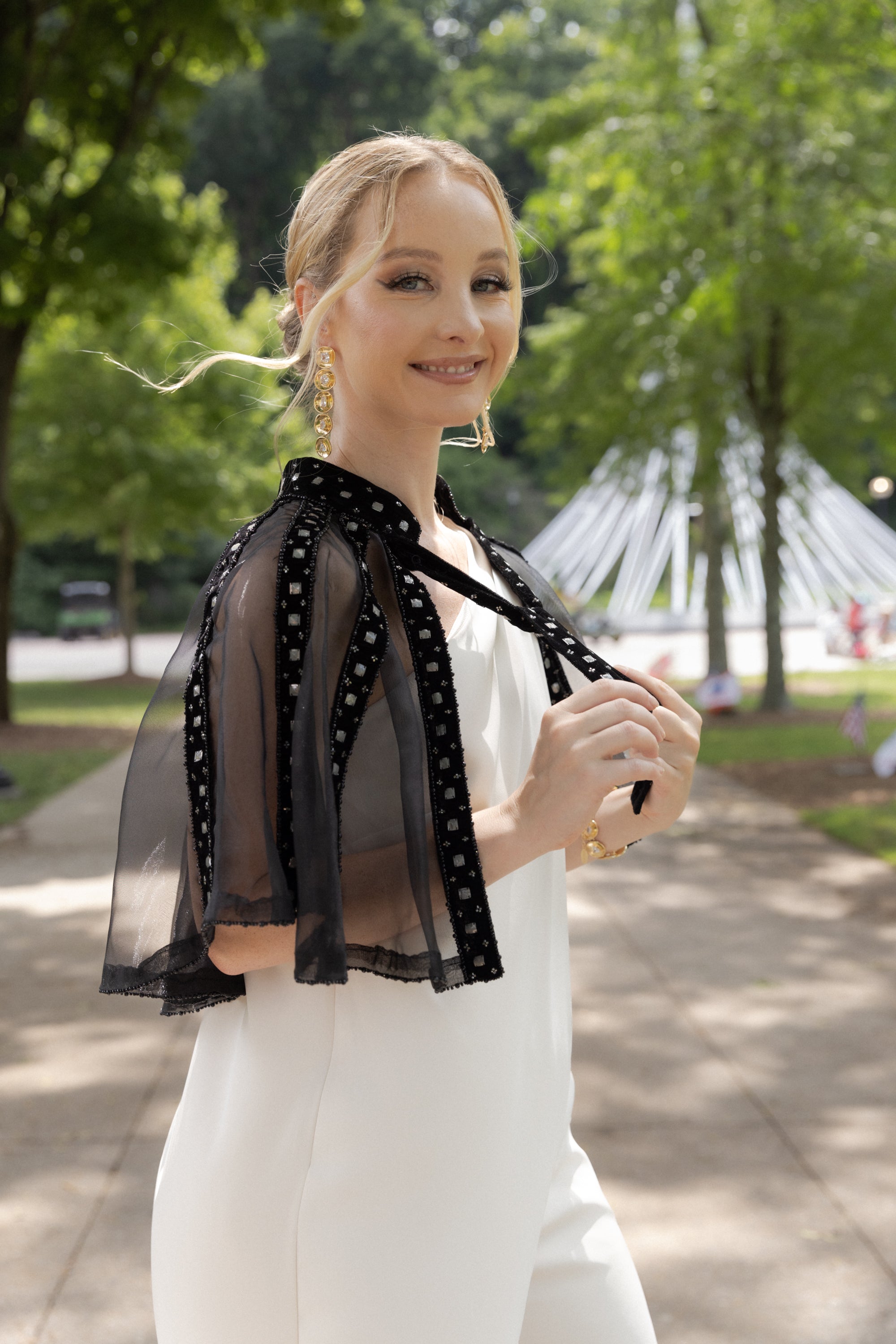 Elegant Sheer Velvet Beaded Capelet Shawl for Women - Perfect for Weddings, Evening Parties & Special Occasions