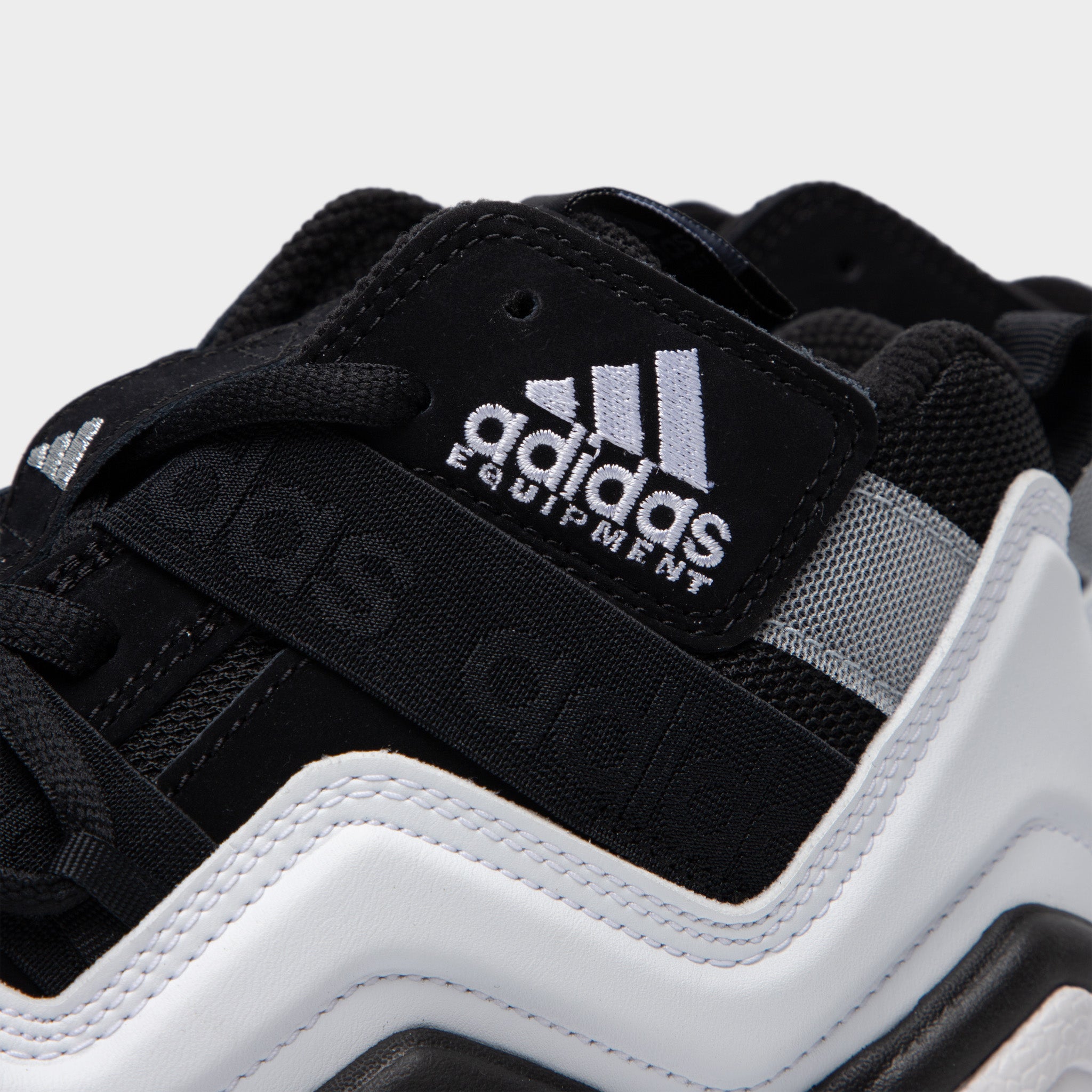 Adidas Originals Top Ten 2000 Sneakers - Core Black/Cloud White/Silver Metallic - Men's Casual Shoes for Running, Gym & Streetwear Fashion