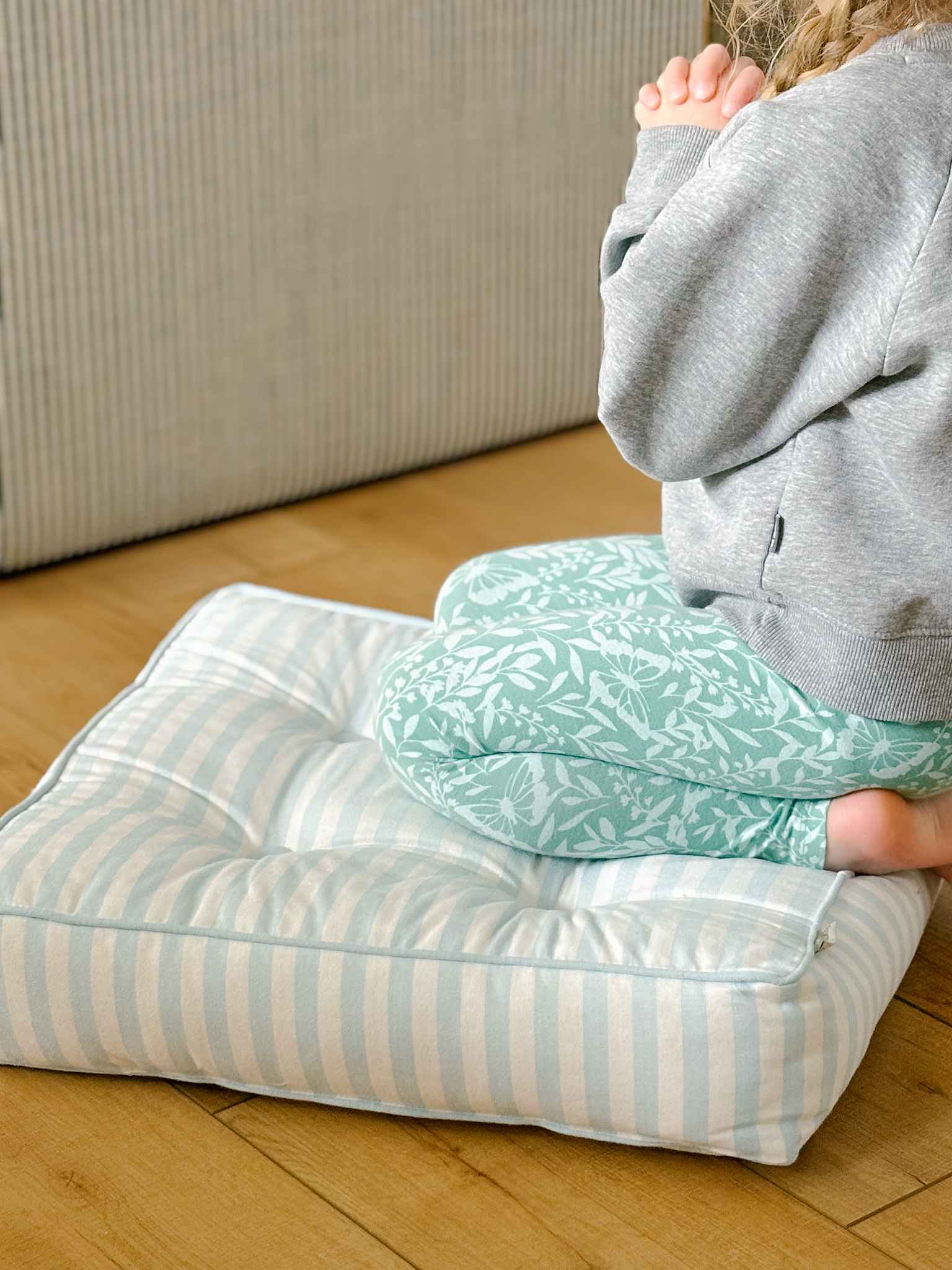Kids Prayer Kneeler - Sky Blue Stripe Design for Comfortable Worship | Perfect for Church, Home & Sunday School Devotions