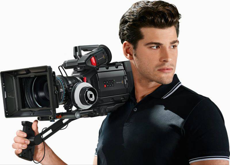 Blackmagic Design URSA Mini 4K Digital Cinema Camera with PL Mount - Professional 4K Video Camera for Filmmaking, Documentary & Broadcast Production