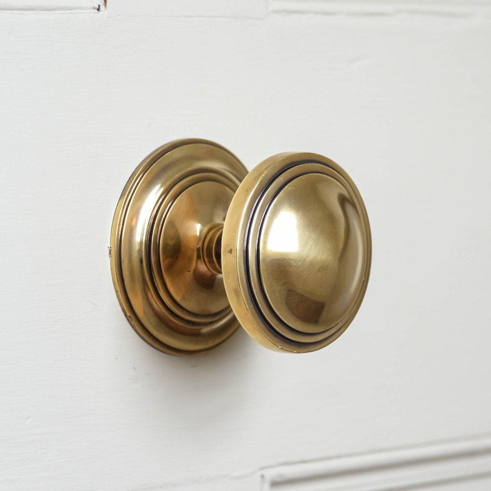 Vintage Art Deco Round Door Pull in Polished Antique Brass - Elegant Cabinet & Furniture Hardware for Bedroom, Bathroom, and Office Doors
