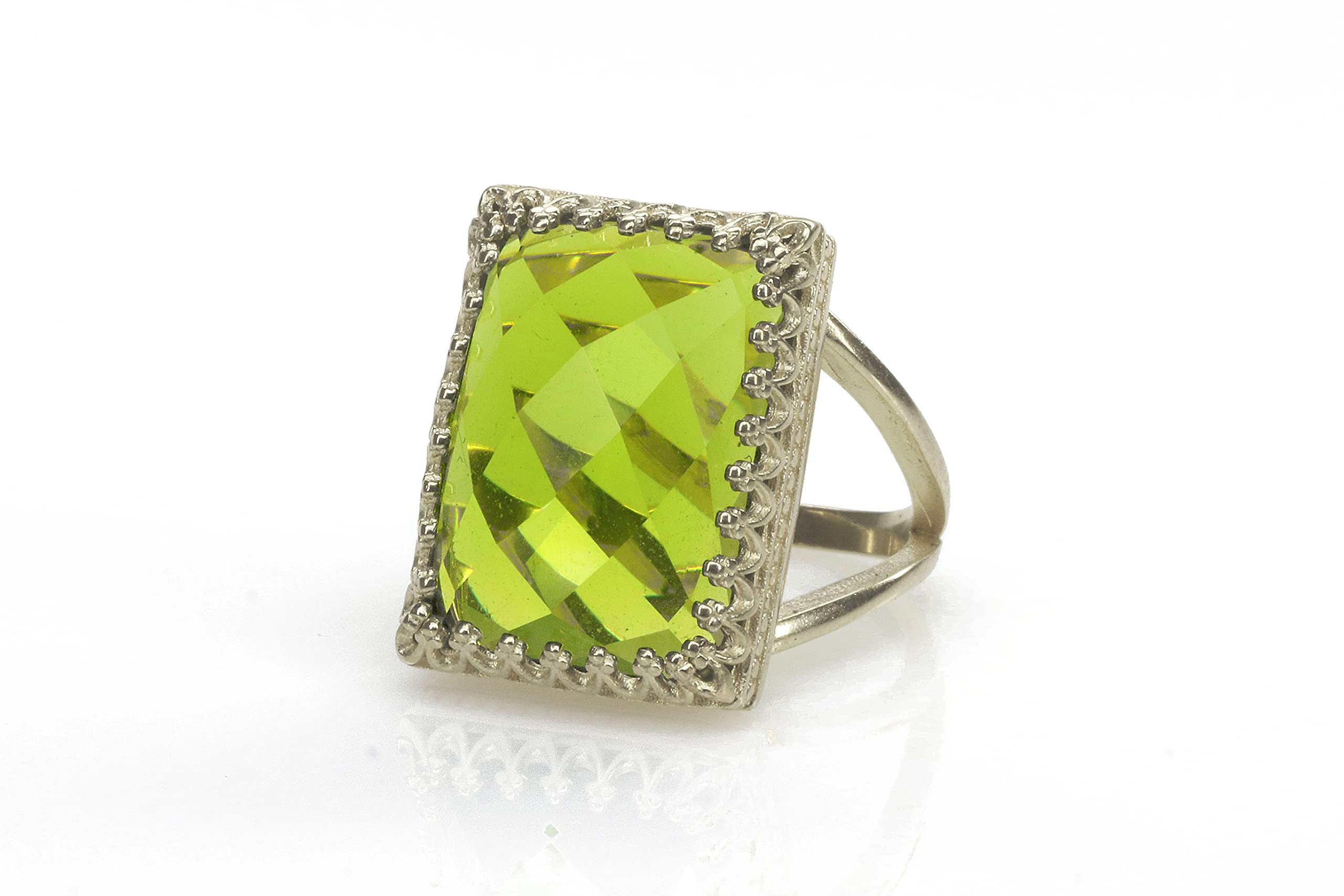 14K Gold Peridot Statement Ring - August Birthstone Jewelry - Handmade Fashion Ring for Women - Engagement, Wedding & Everyday Wear - Customizable Gold Peridot Ring for Her - Perfect Gift for Birthday, Anniversary and Special Occasions