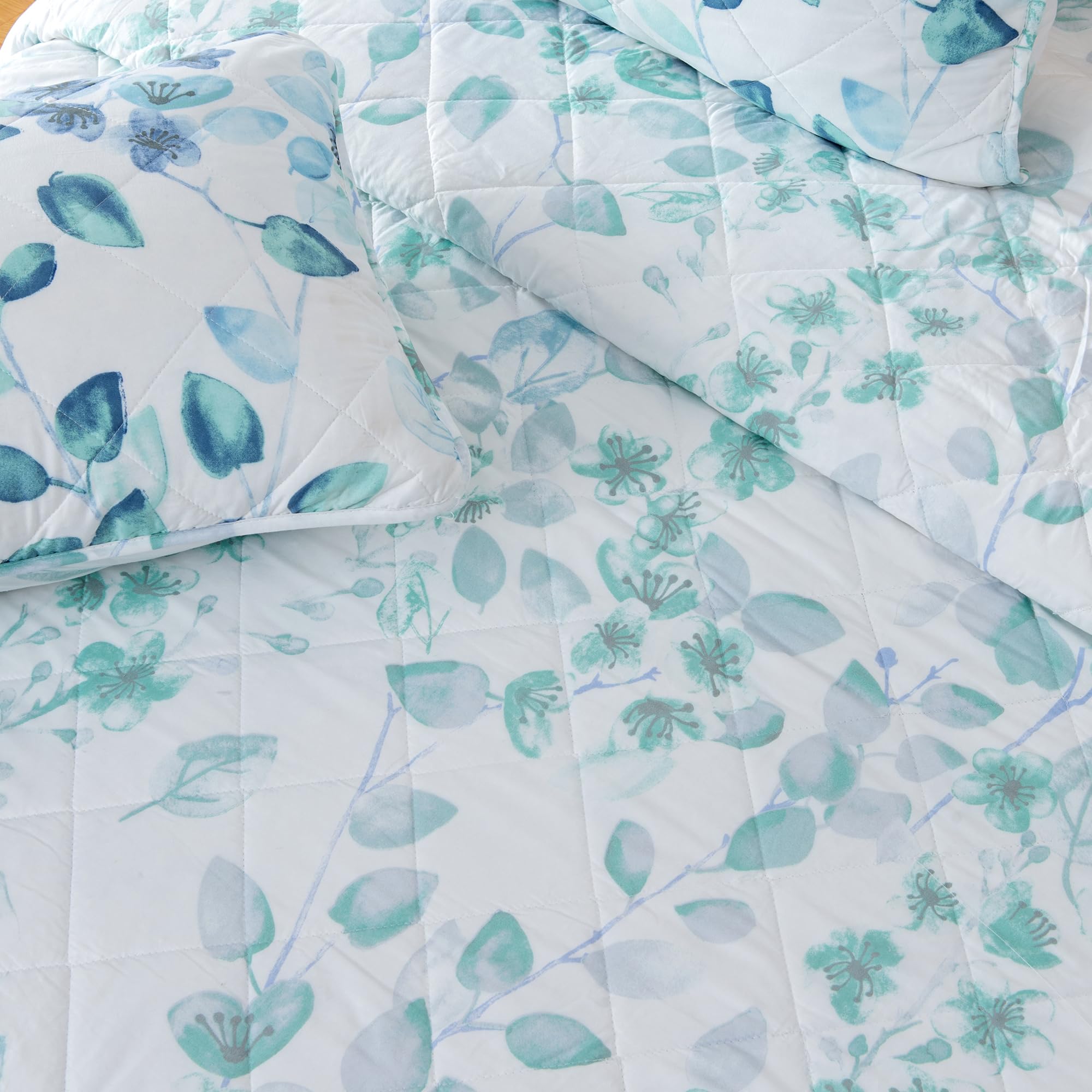 Floral King Quilt Set - Blue Green Reversible Bedding for Farmhouse & All-Season Comfort