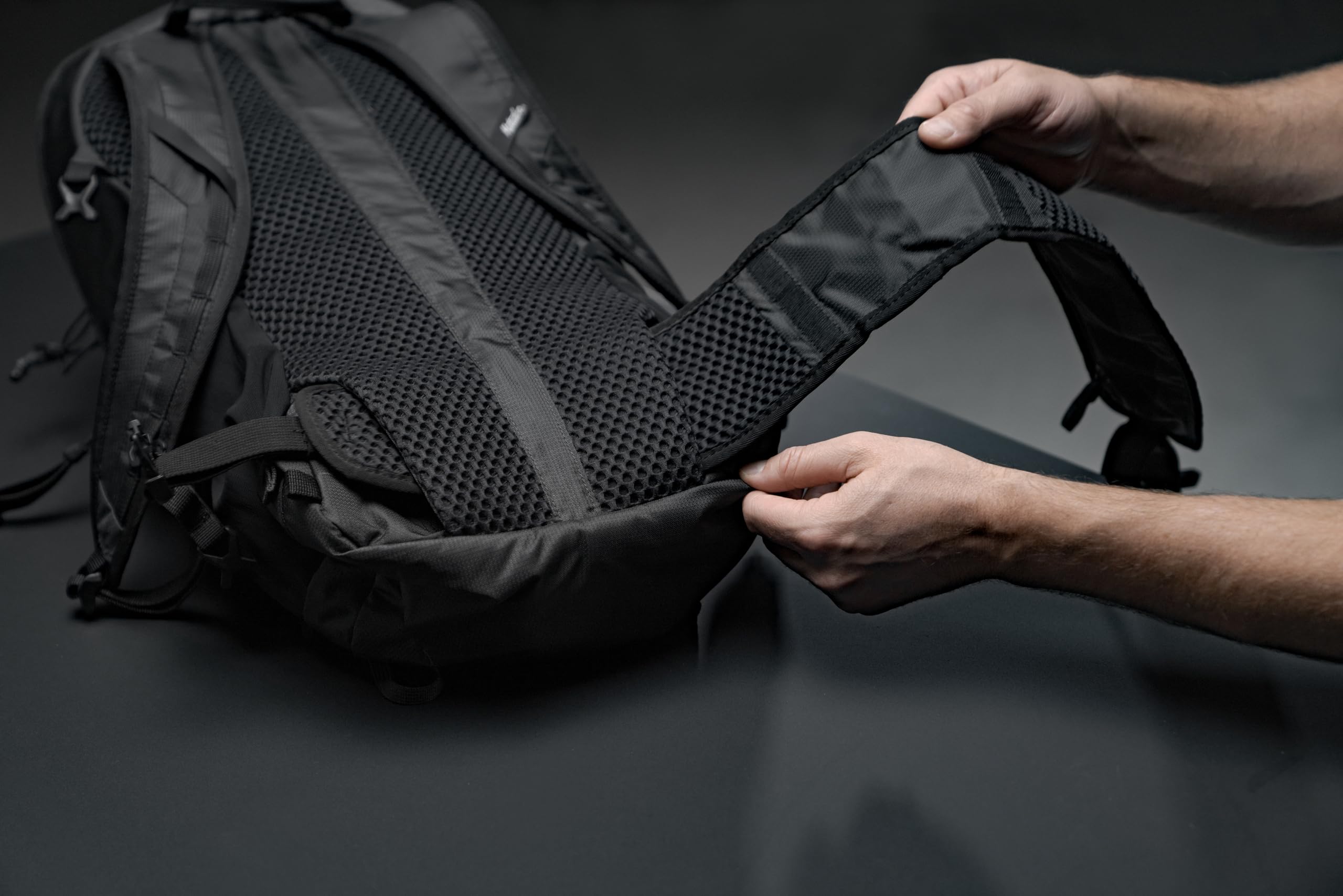Matador Beast28 Ultralight Hiking Backpack - Packable Daypack with Hydration Compatibility & Gear Loops | Waterproof Travel Rucksack for Outdoor Adventures, Sports, Hiking, Cycling, Trekking & Camping | Perfect for Day Trips, Commuting & Travel Essentials