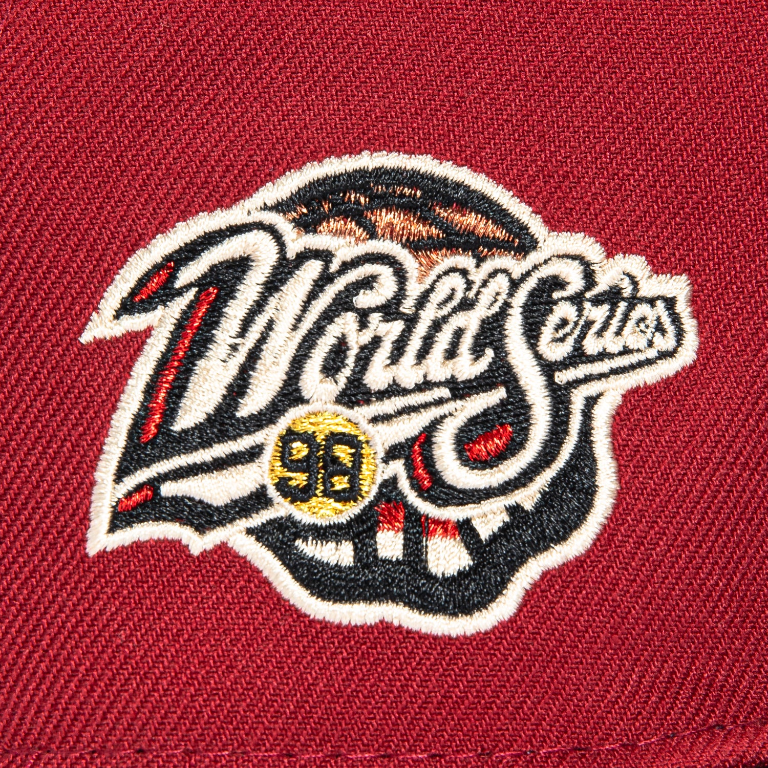 New Era 59Fifty New York Yankees 1998 World Series Patch Script Hat - Brick Brown - Official MLB Baseball Cap for Yankees Fans & Sports Enthusiasts - Perfect for Games, Collecting & Streetwear Fashion