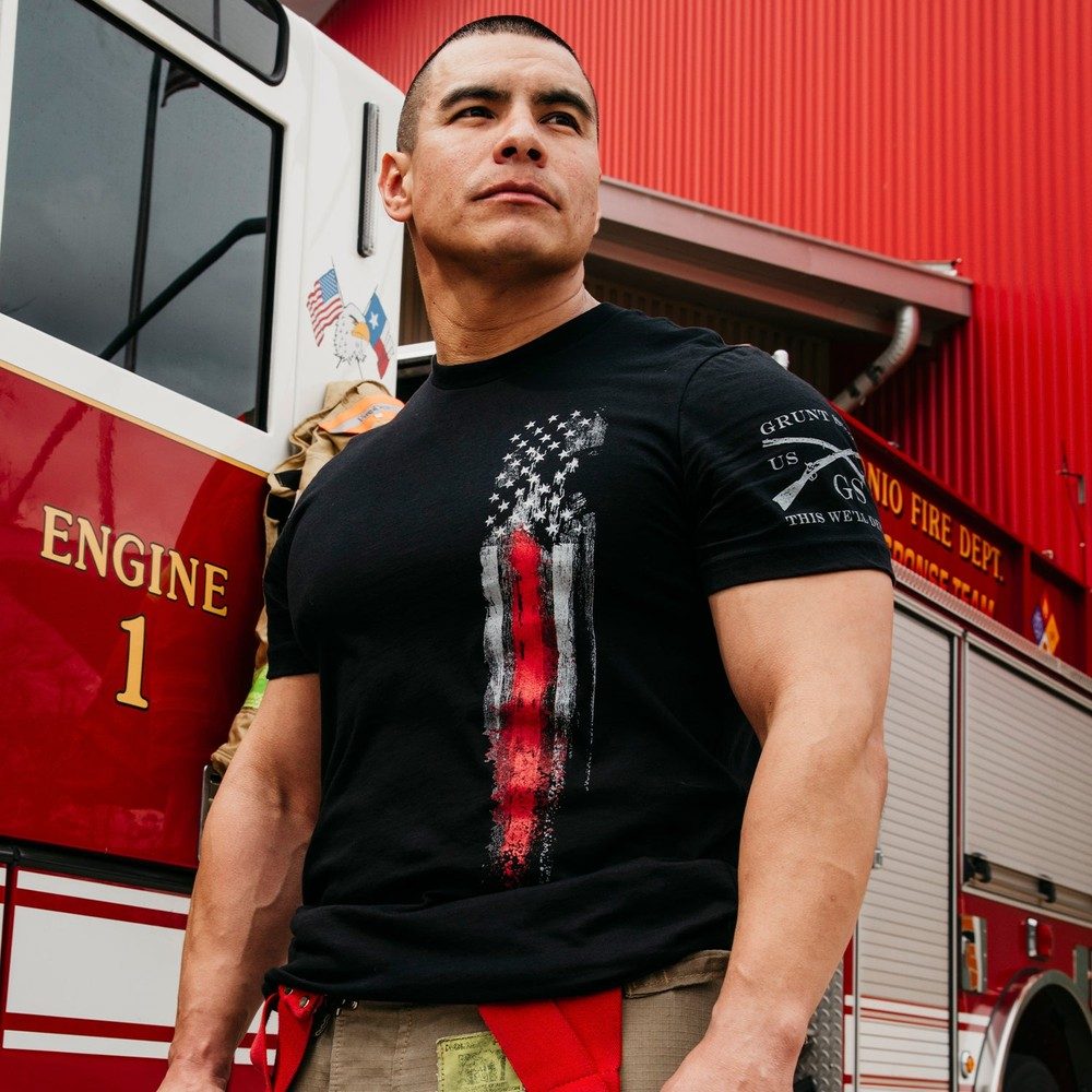 Red Line Flag T-Shirt for Men & Women - Patriotic Black American Flag Shirt - Perfect for 4th of July, Veterans Day & Military Appreciation Events