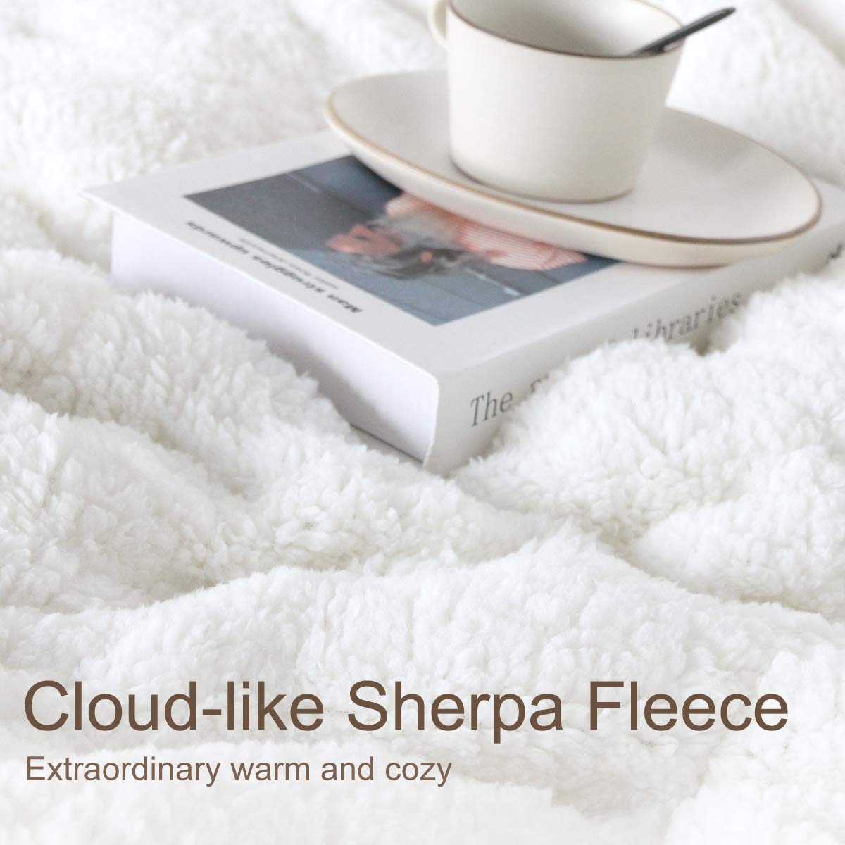 Ultra-Soft Micromink Sherpa Comforter Bed Set - 3D Lightweight Fuzzy Duvet Blanket with Polyester Filler - 2 Pillow Shams Included (Blue Jellyfish, King Size) - Perfect for Cozy Winter Nights & Bedroom Decor