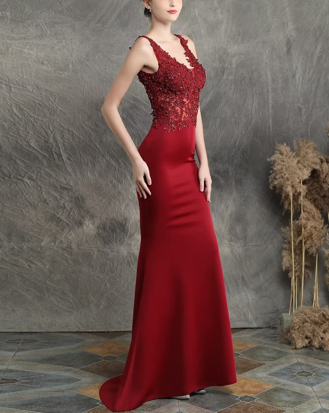 Elegant V-Neck Floral Lace Mermaid Prom Dress for Women - Long Formal Evening Gown with Appliques | Perfect for Homecoming, Wedding Guest & Special Occasions