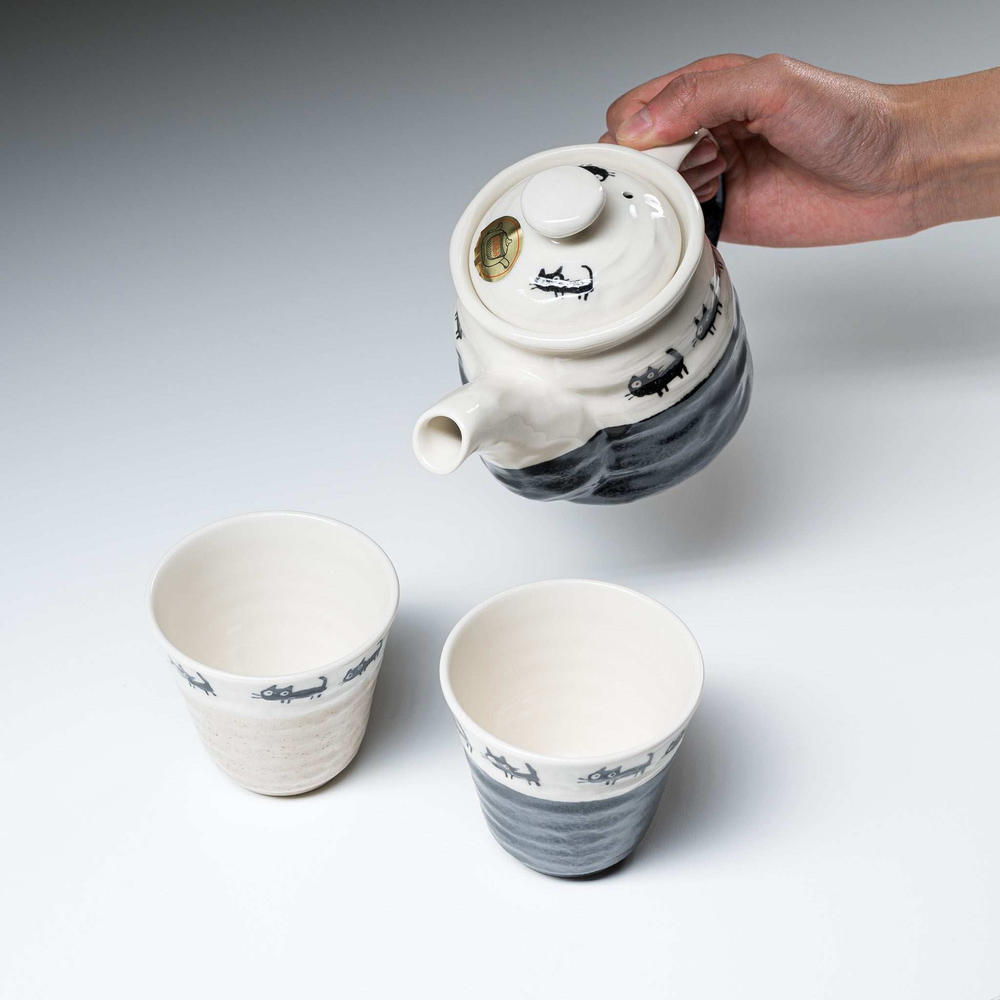 Premium Black Cat Tea Set - 480ml Ceramic Teapot with Infuser, Cute Japanese Style for Home & Office Use | Perfect for Afternoon Tea, Gifts & Relaxation