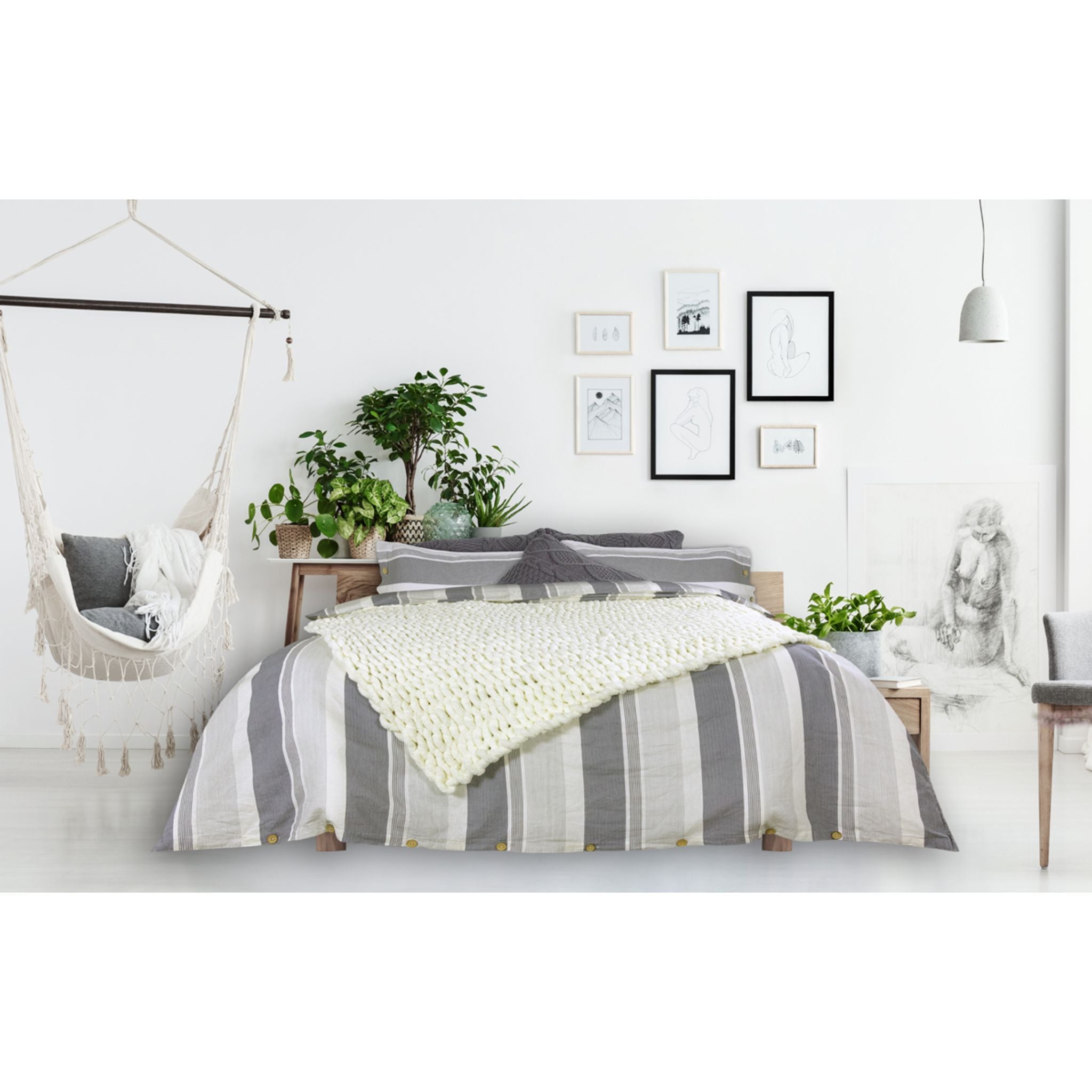 Brevan 3 Piece Duvet Cover Set - Soft & Breathable Bedding - Queen Size, Blue Floral Pattern - Perfect for Master Bedroom, Guest Room & Cozy Home Decor