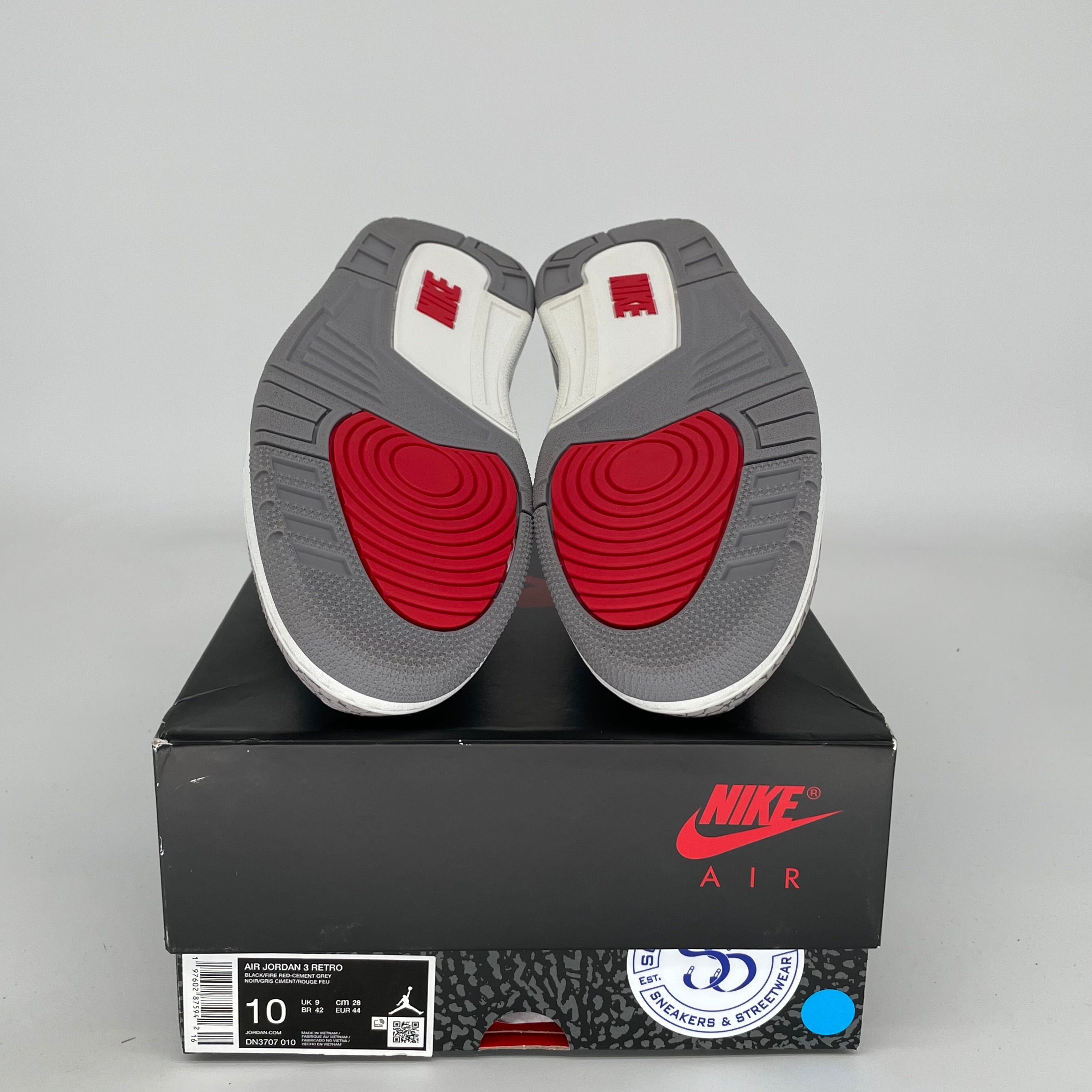Original Air Jordan 3 Retro 'Black Cement' Men's Basketball Shoes Size 10 (DN3707-010) - Classic Sneakers for Streetwear & Basketball Performance