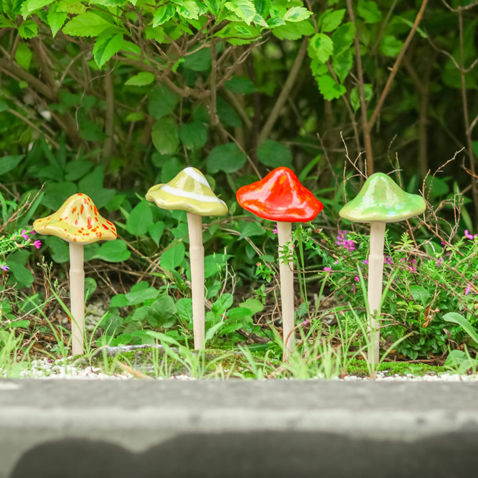 4pcs Ceramic Mushroom Garden Decor - Handmade Mushroom Statues for Fairy Garden, Lawn Ornament, Yard & Patio Decor - Perfect for Outdoor Garden, Fairy Tale Scenes & Home Landscaping