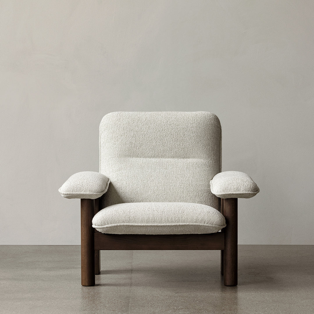 Brasilia Lounge Chair - Mid Century Modern Accent Chair for Living Room, Bedroom & Office - Comfortable Upholstered Armchair with Wooden Legs - Perfect for Relaxing, Reading & Decor