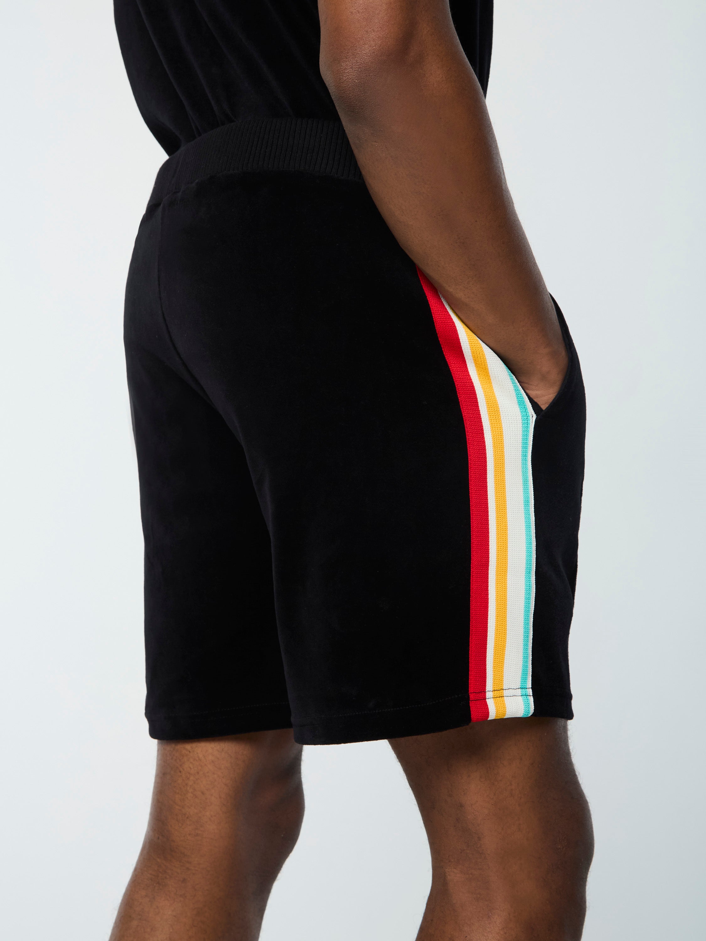 Slice Short Black/Black - Stylish and Comfortable Women's Shorts for Casual Wear, Gym, and Outdoor Activities