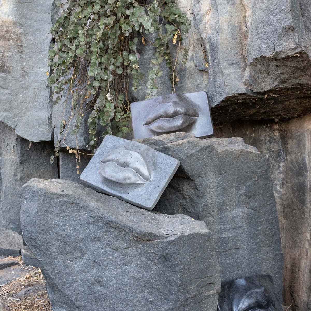Lips Sculpture Cement Statue - Natural Materials for Home Decor, Garden Art & Unique Gifts