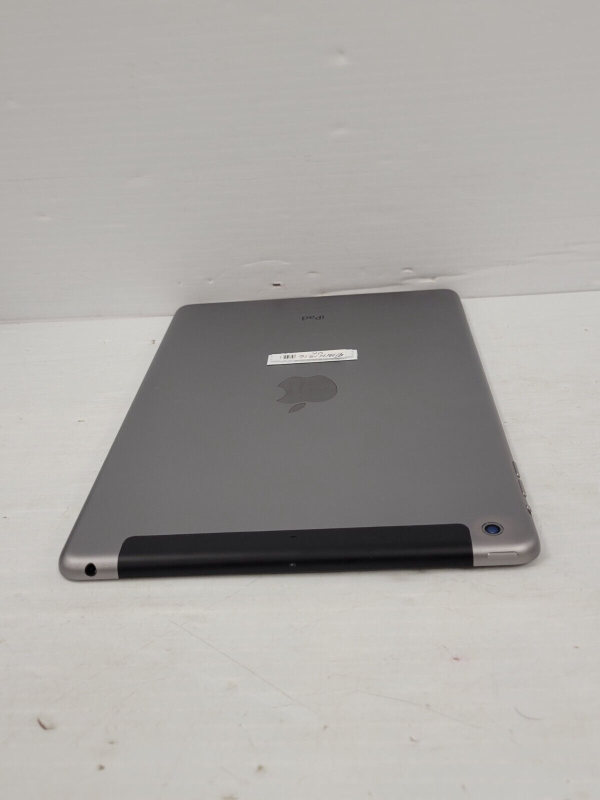Apple A1475 iPad 16GB Wi-Fi Tablet - Perfect for Work, Study, and Entertainment